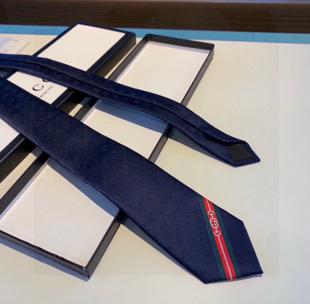 Gucci Necktie For Men DailyWear 4540