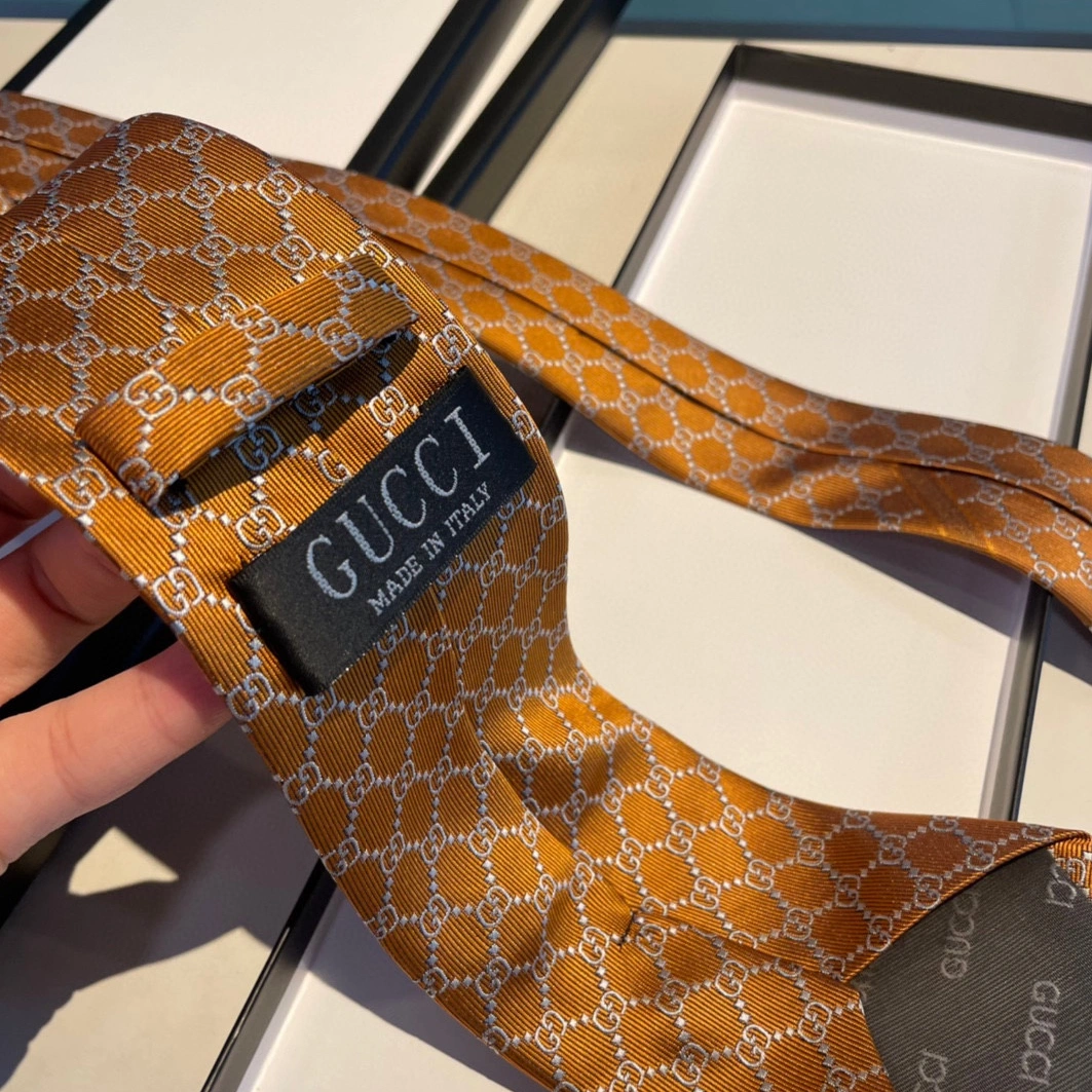 Gucci Necktie For Men Flexible 928
