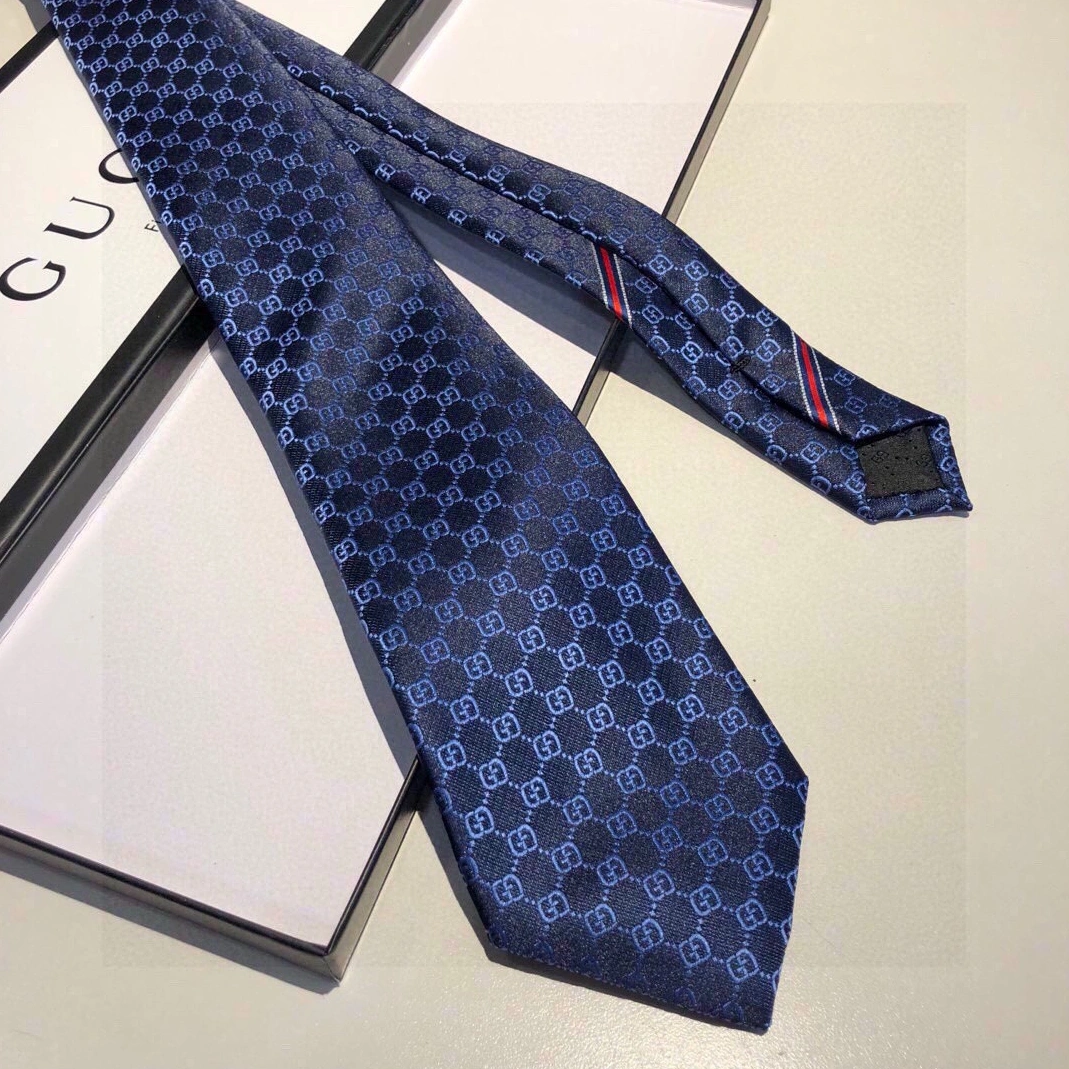 Gucci Necktie For Men Functional 4765