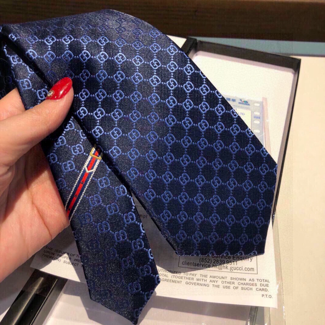 Gucci Necktie For Men Functional 4765