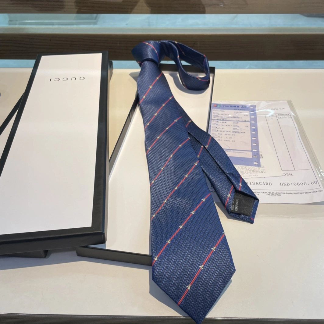 Gucci Necktie For Men Sleek 2902