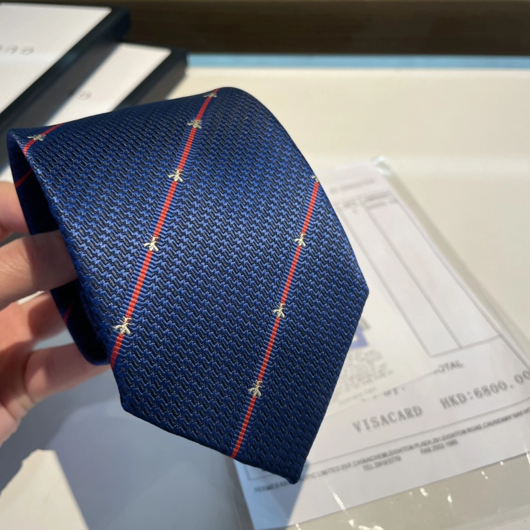 Gucci Necktie For Men Sleek 2902