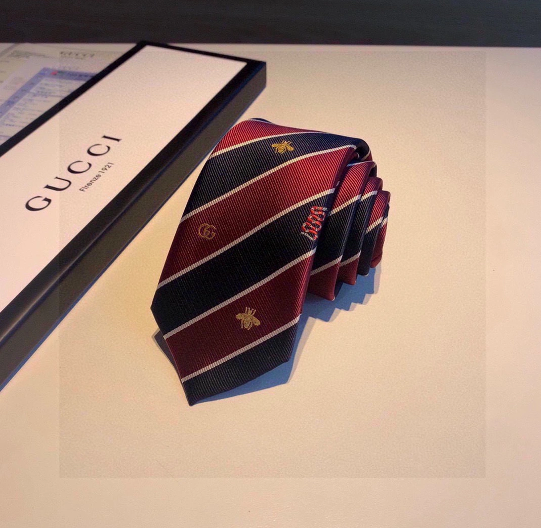 Gucci Necktie For Men Soft 6927