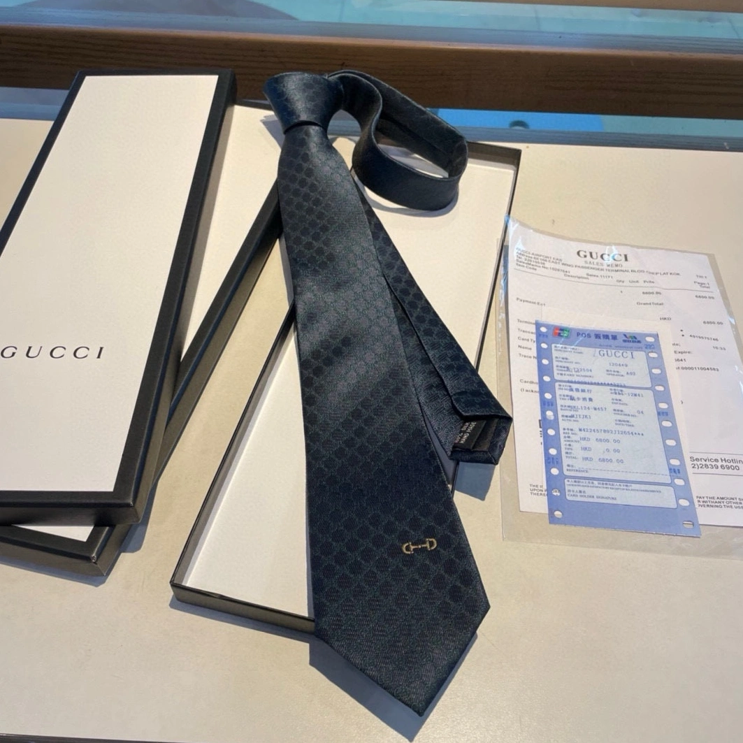 Gucci Necktie For Men Trendsetting 3927