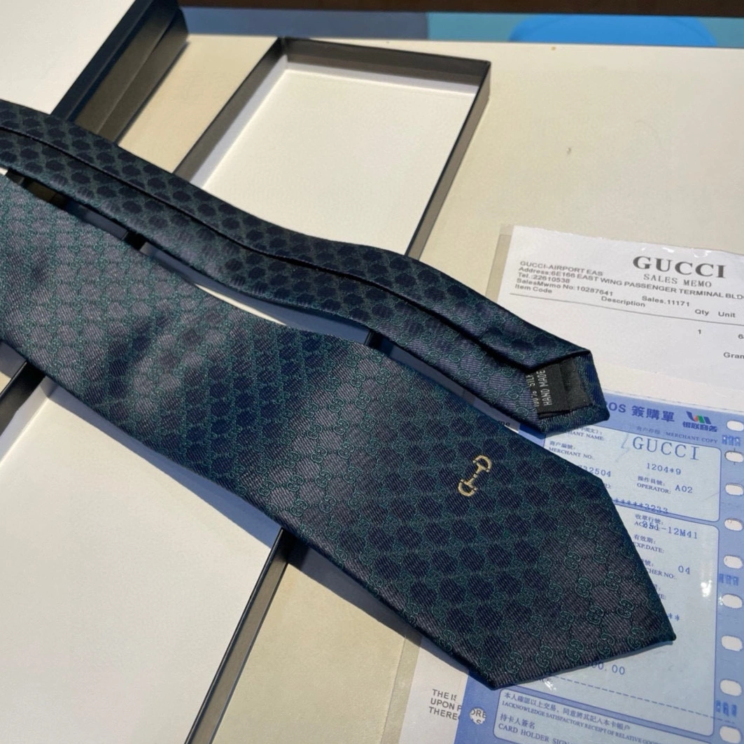 Gucci Necktie For Men Trendsetting 3927