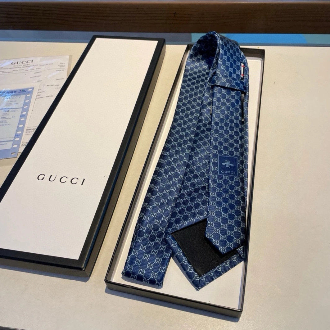 Gucci Necktie For Men Trendsetting 3927