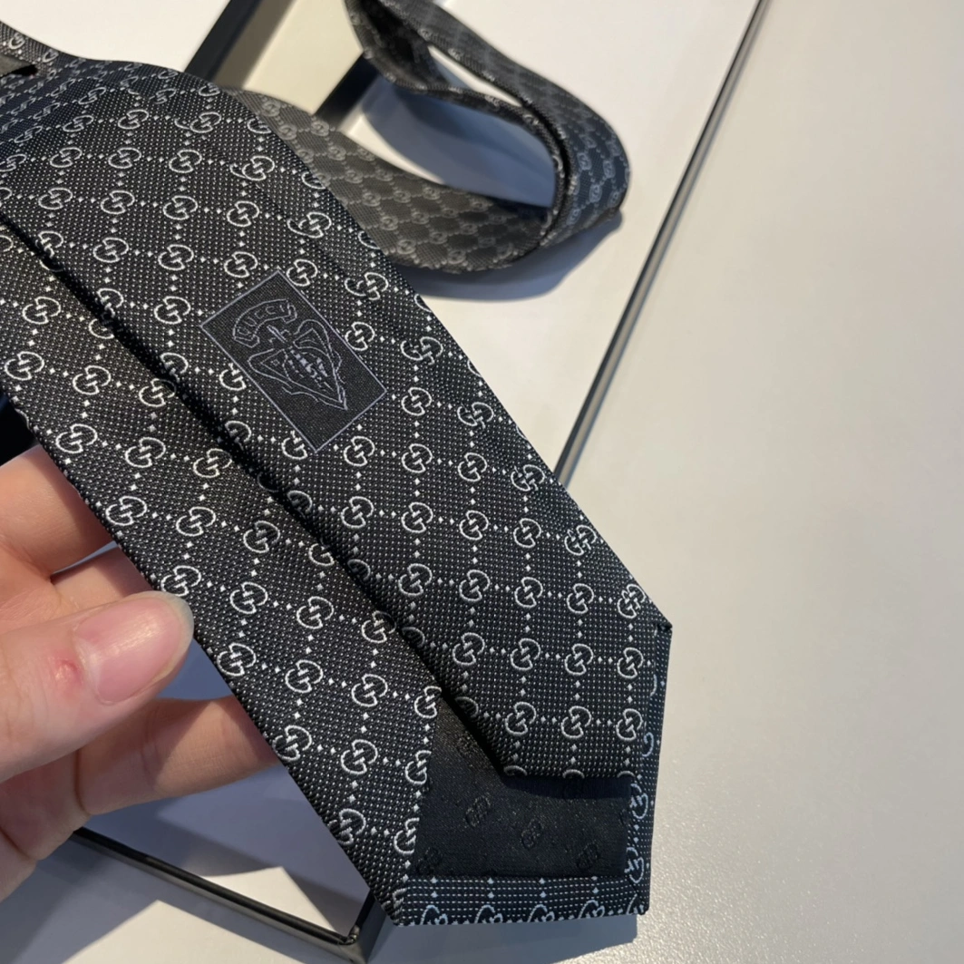 Gucci Necktie For Men Unique 1207
