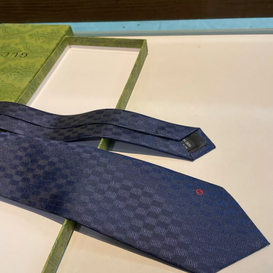 Gucci Necktie StreetReady 2995