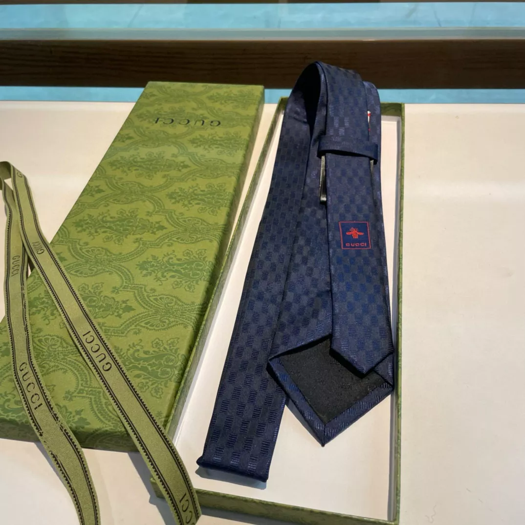 Gucci Necktie StreetReady 2995