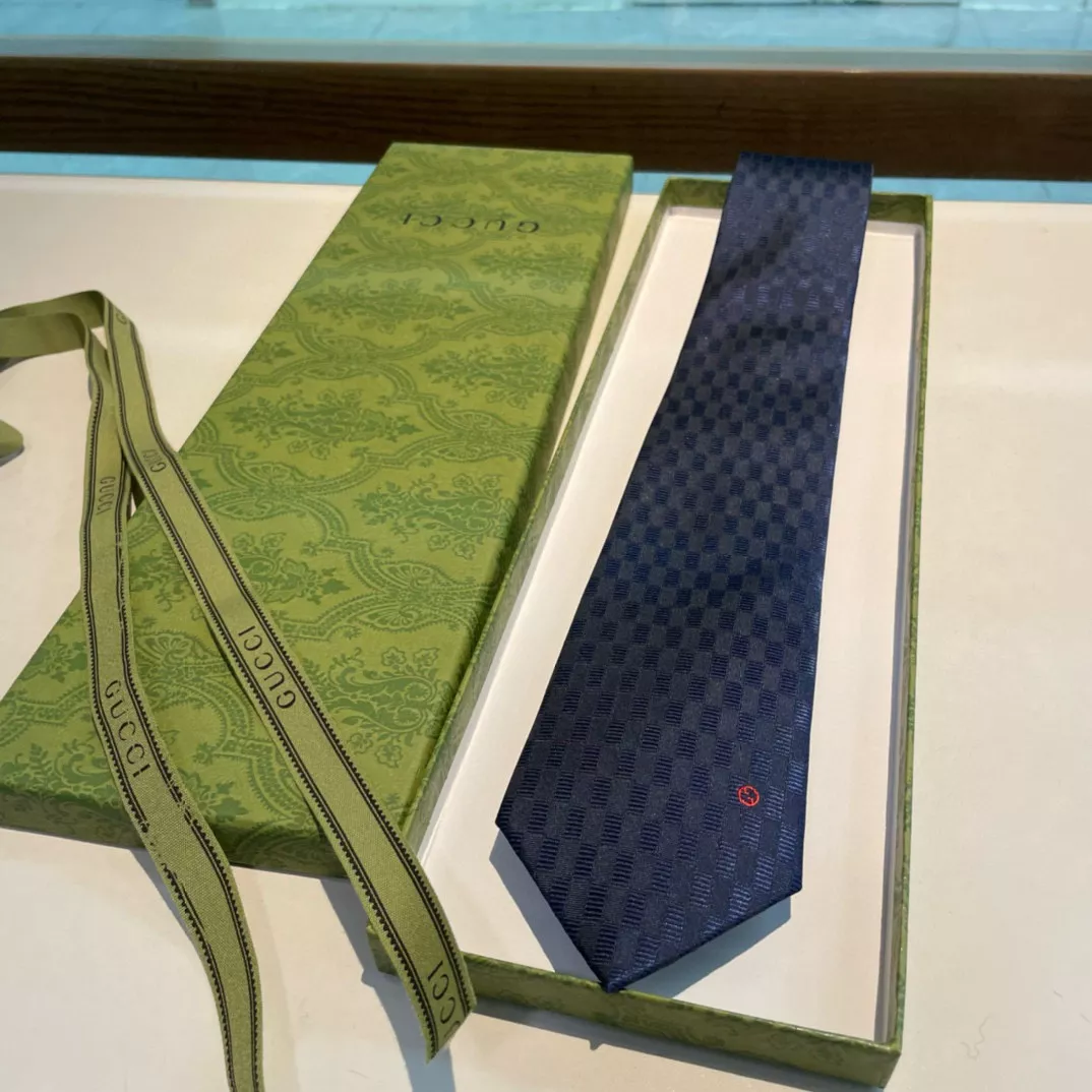 Gucci Necktie StreetReady 2995
