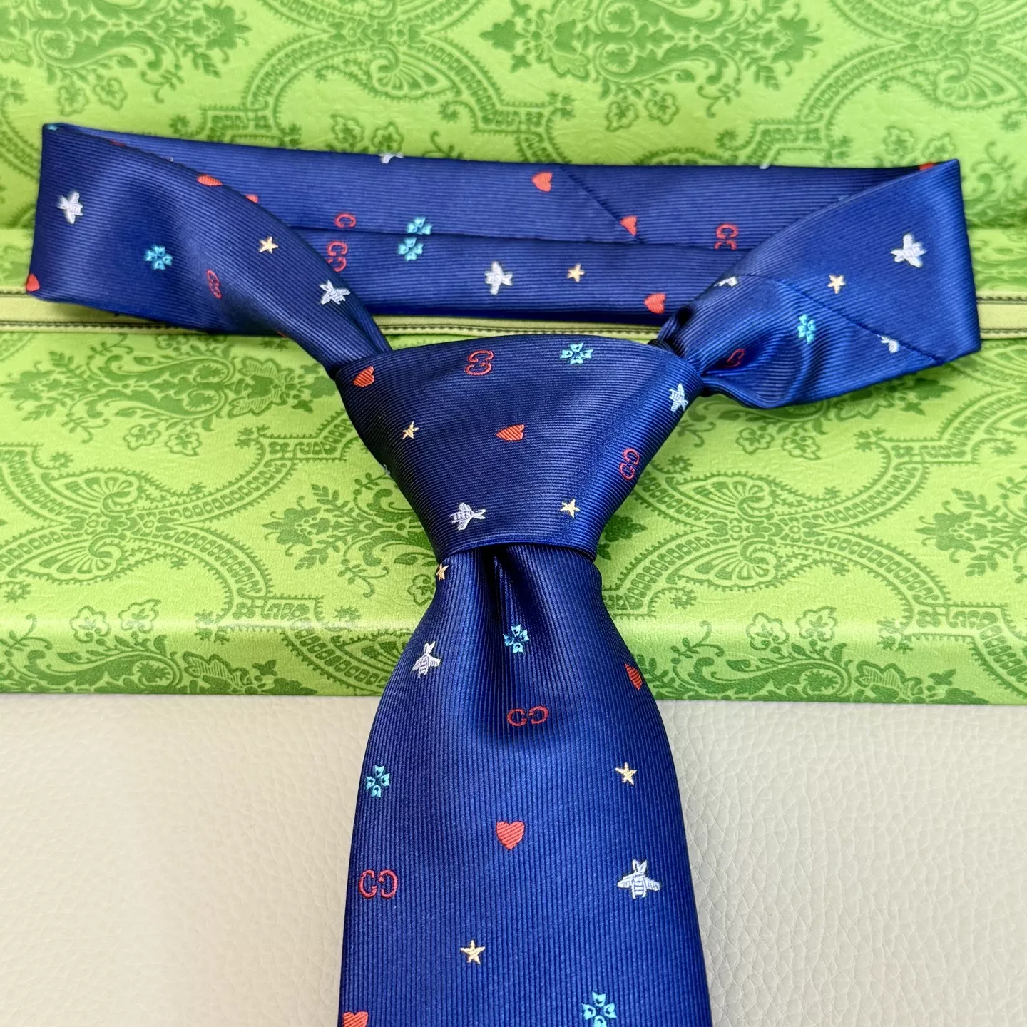 Gucci Necktie WellDesigned 5018