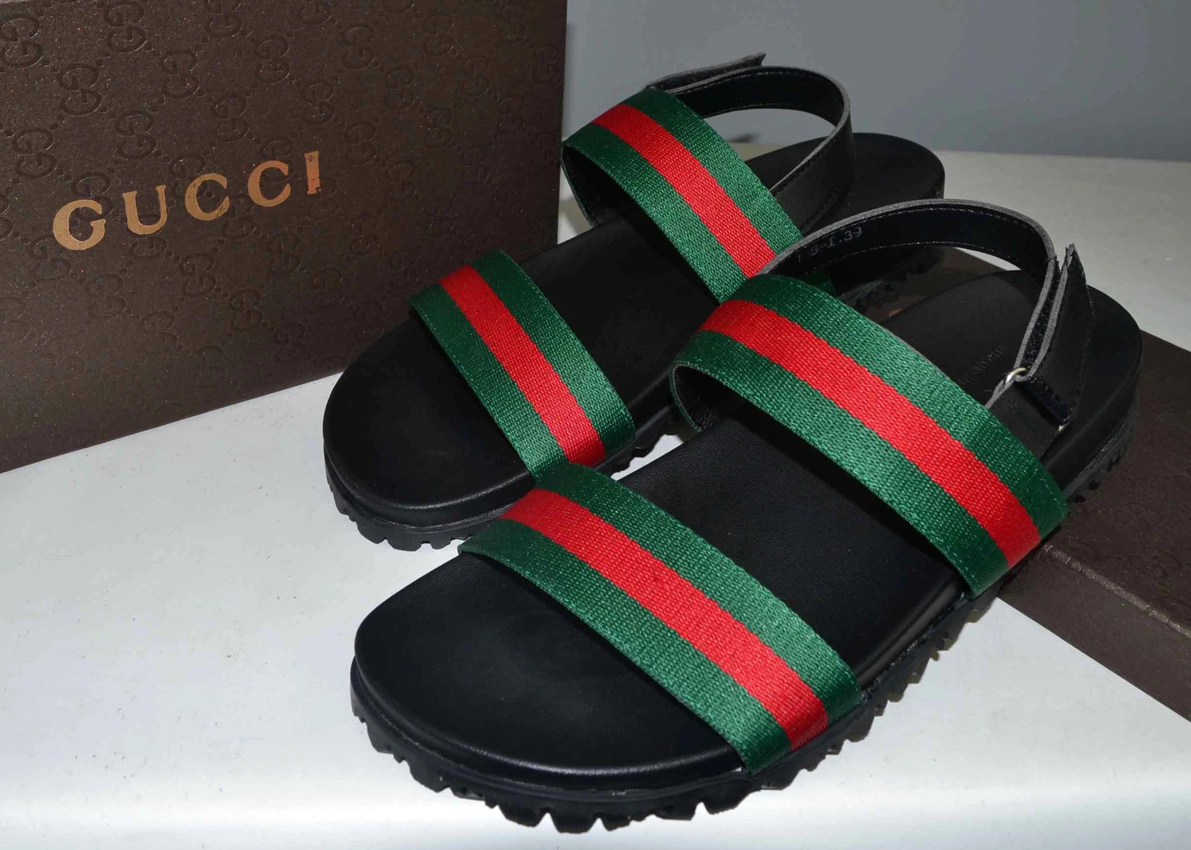 Gucci Sandal For Men Durable 2332