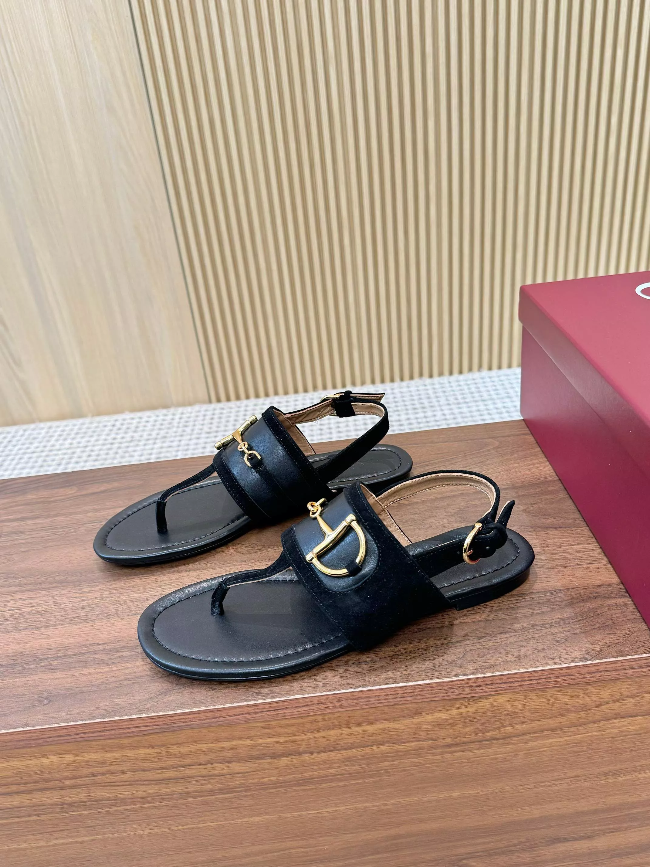 Gucci Sandal For Women AllSeason 3645