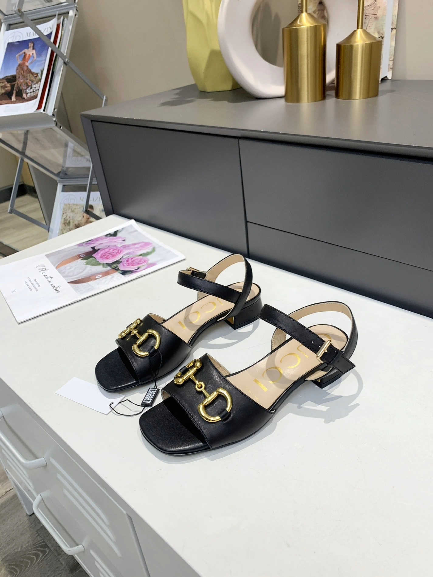 Gucci Sandal For Women Flexible 382
