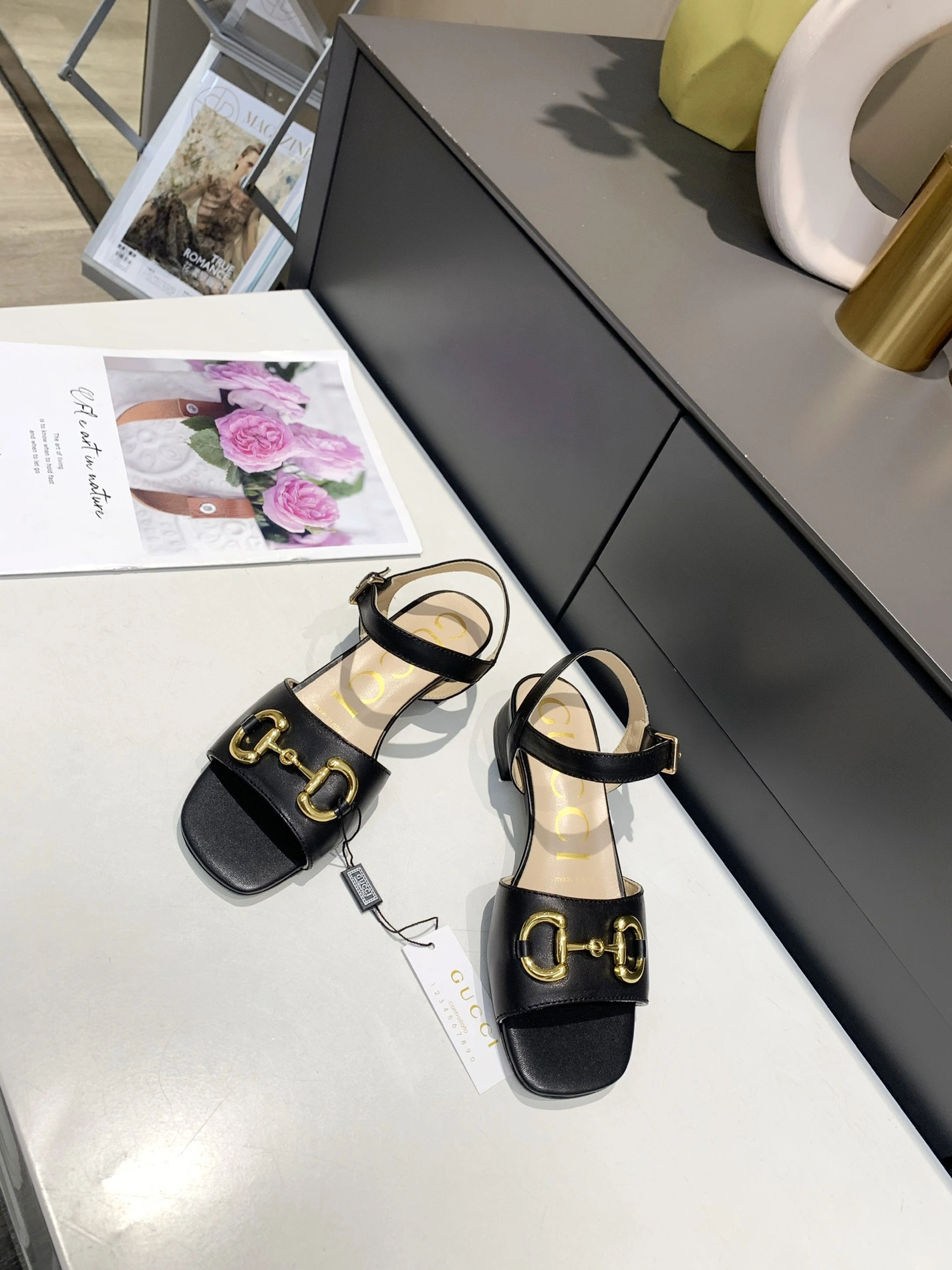 Gucci Sandal For Women Flexible 382