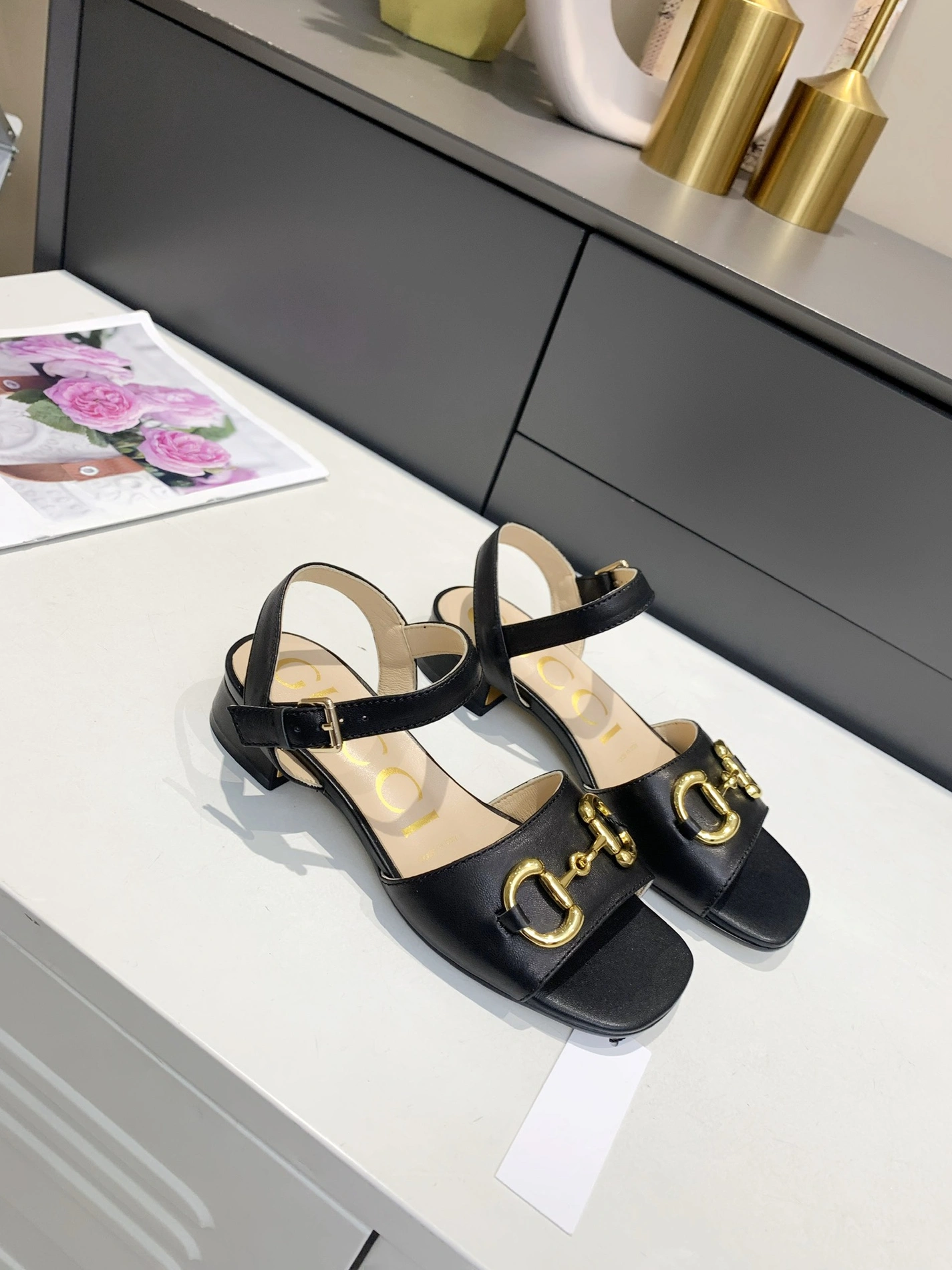 Gucci Sandal For Women Flexible 382