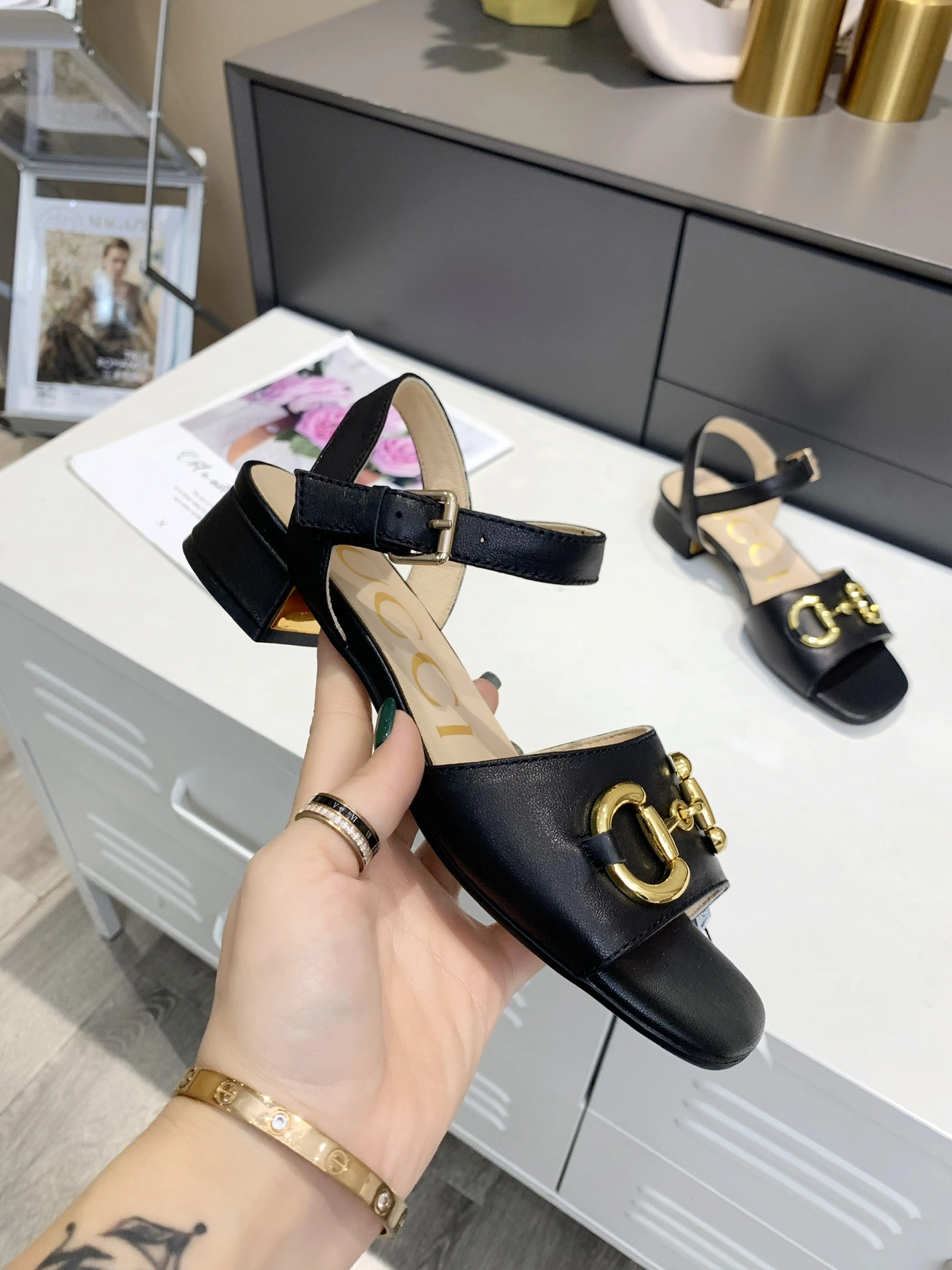 Gucci Sandal For Women Flexible 382