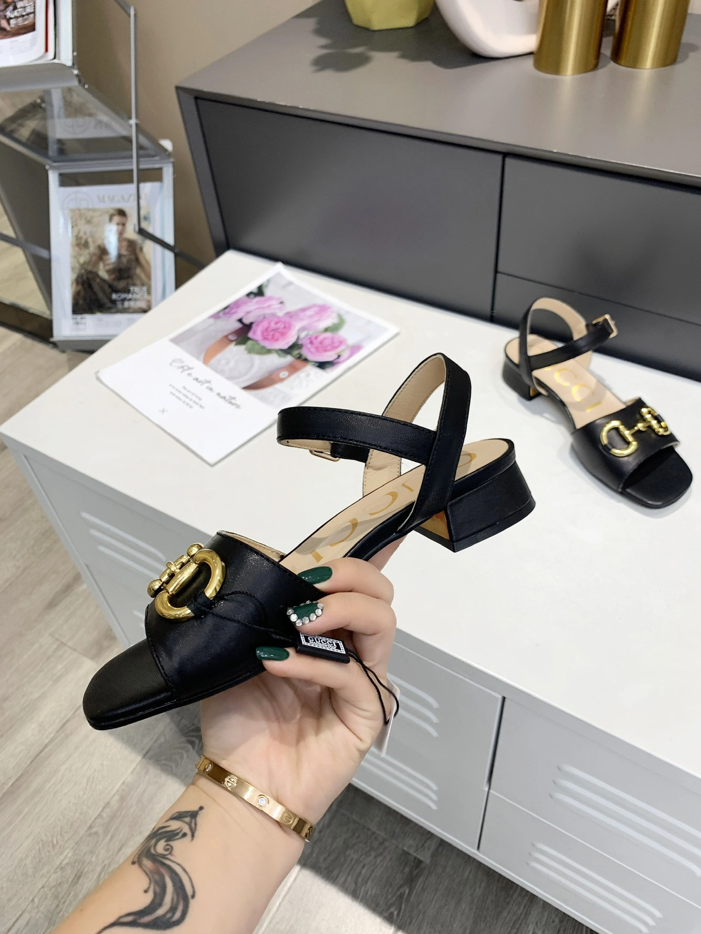 Gucci Sandal For Women Flexible 382