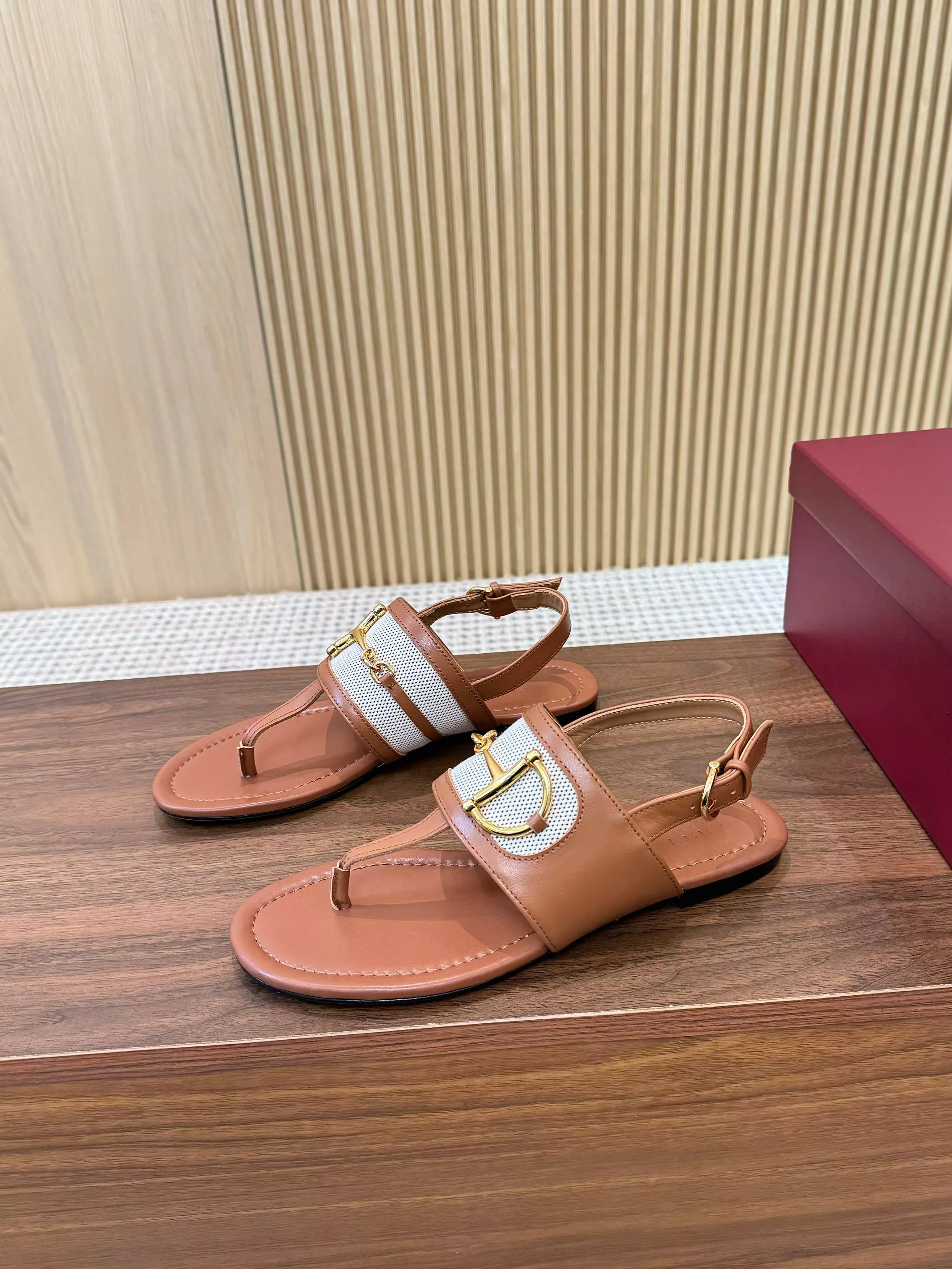 Gucci Sandal For Women Flexible 7060
