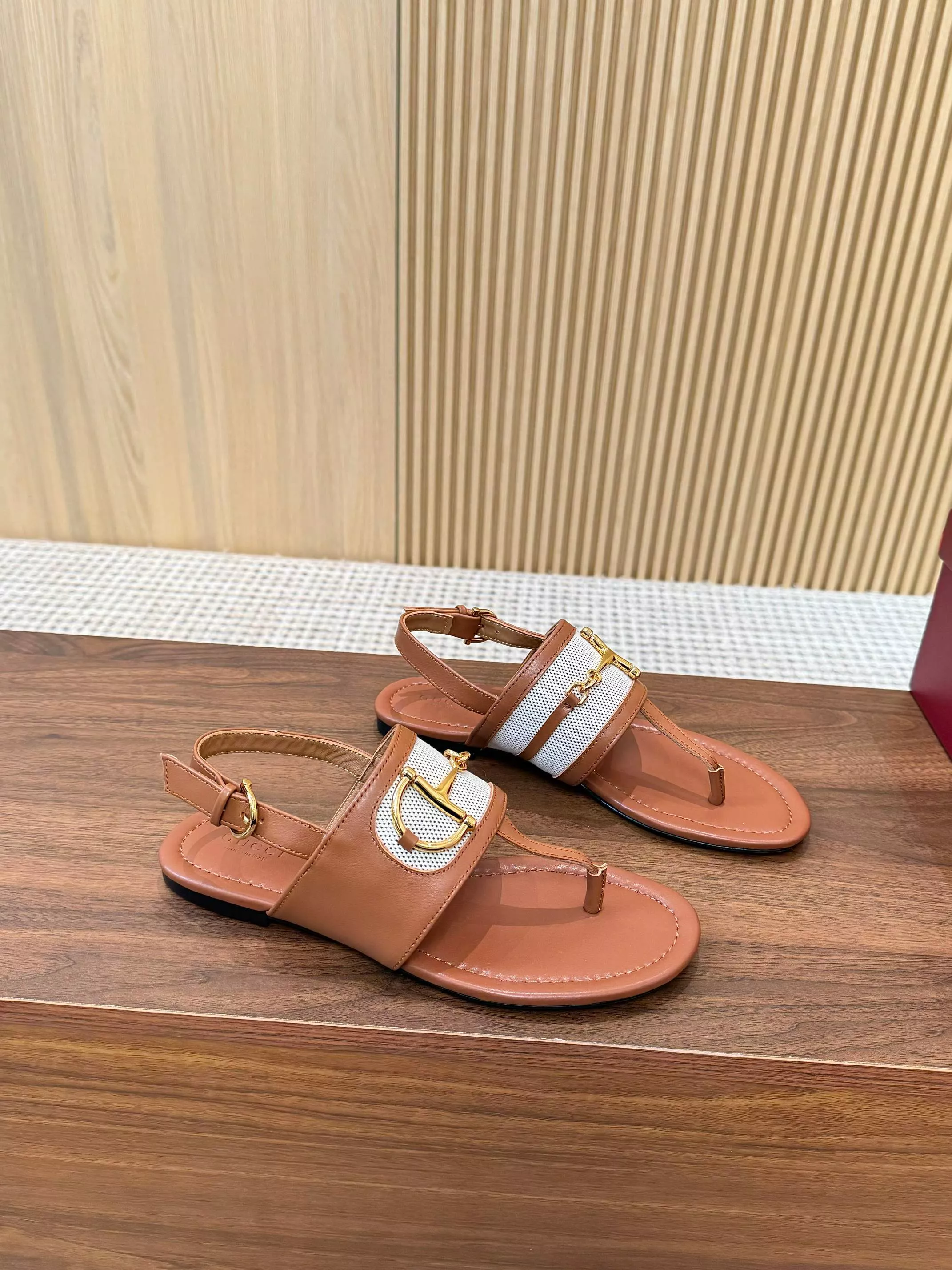 Gucci Sandal For Women Flexible 7060