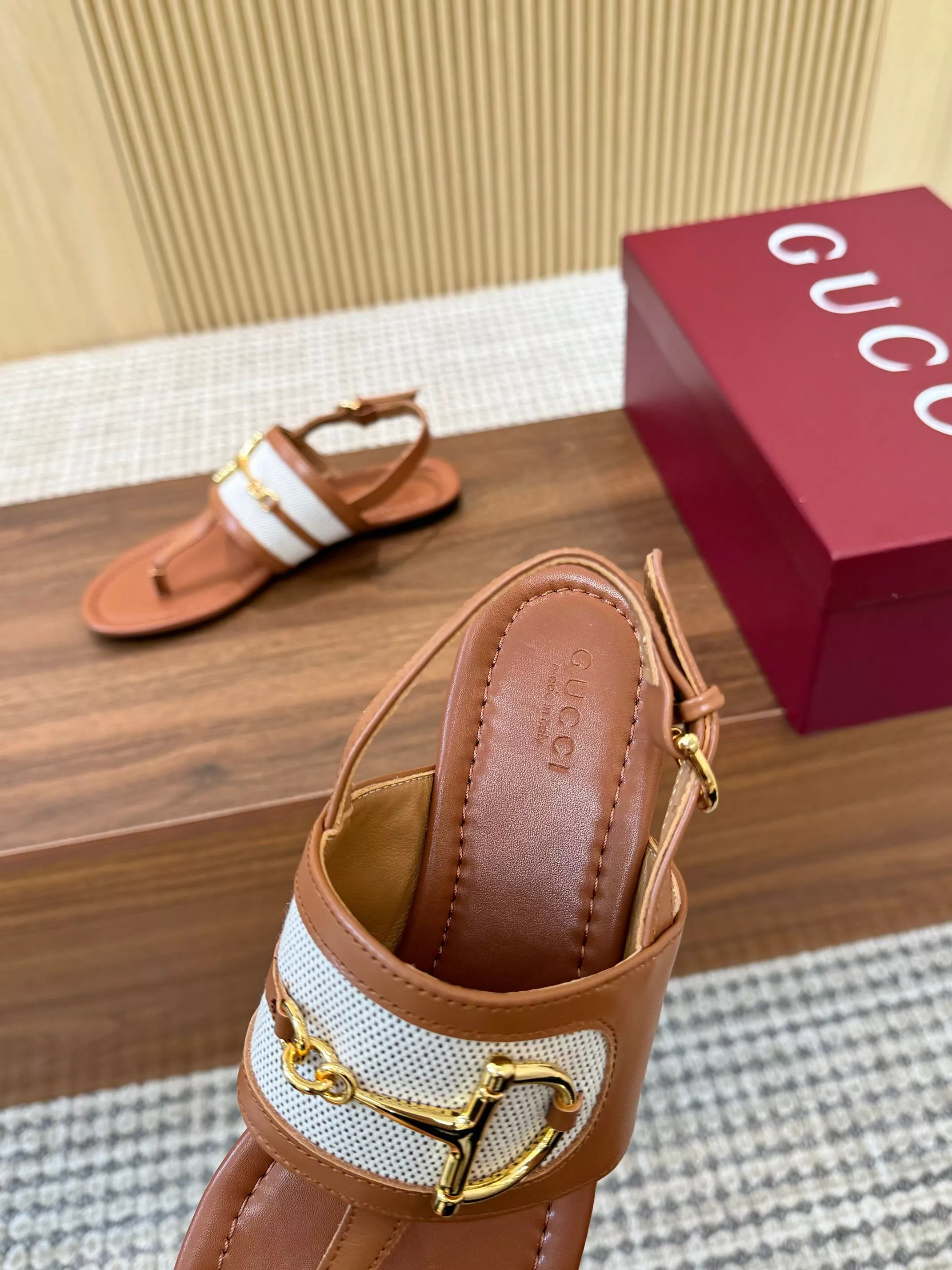 Gucci Sandal For Women Flexible 7060