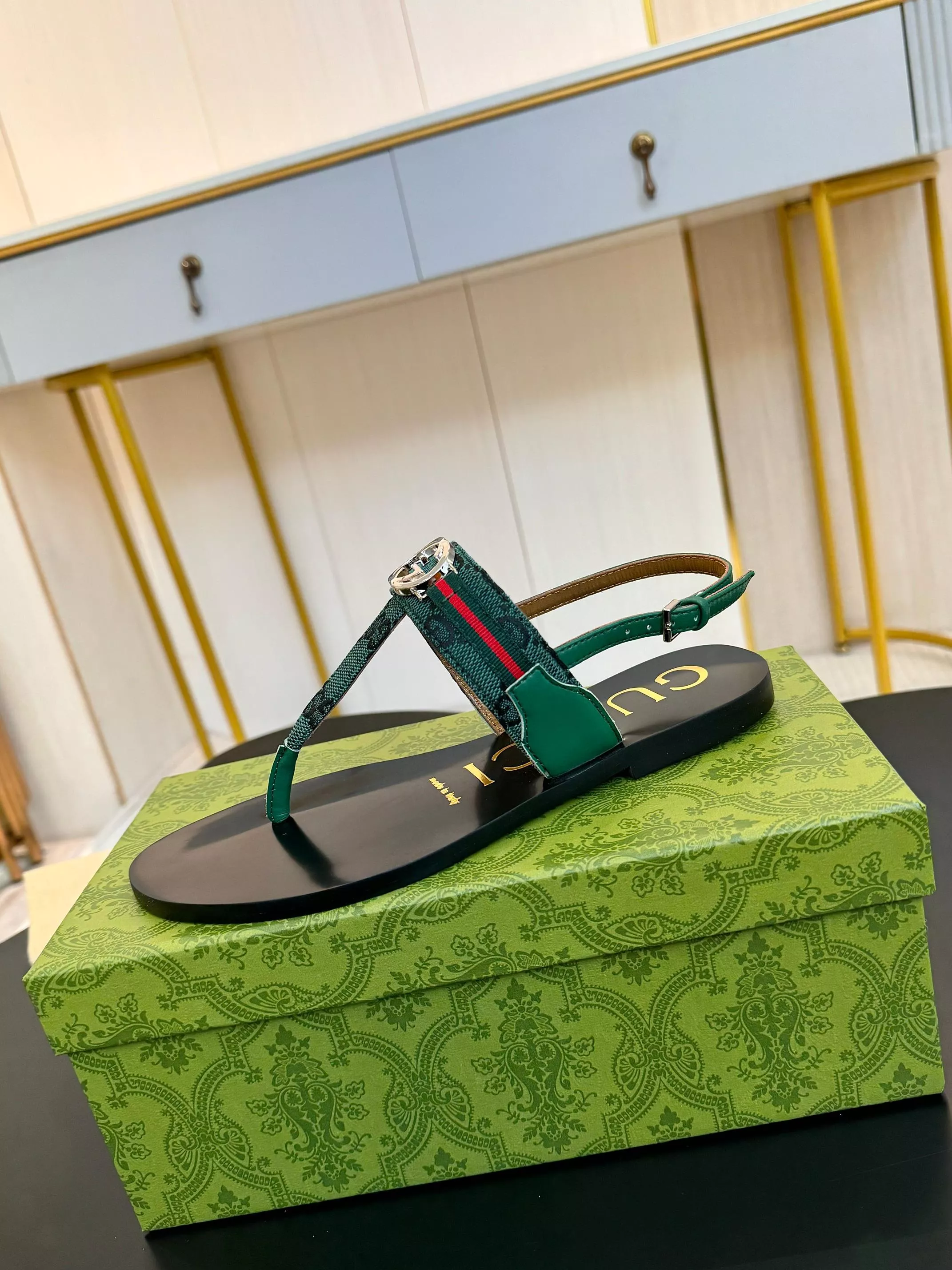 Gucci Sandal For Women Sleek 773