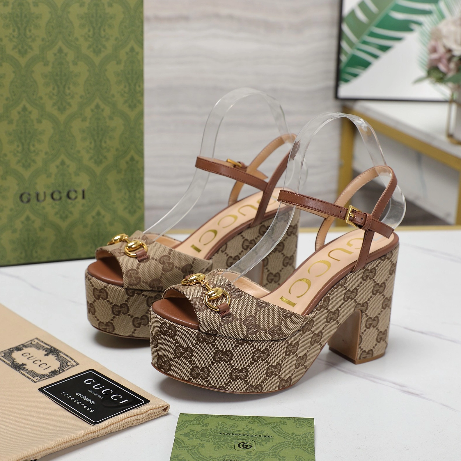 Gucci Sandal For Women Trendsetting 7045