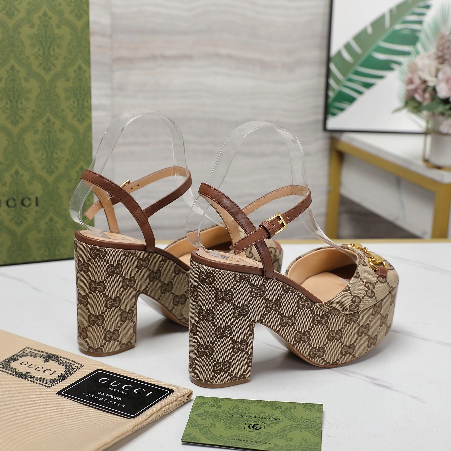 Gucci Sandal For Women Trendsetting 7045