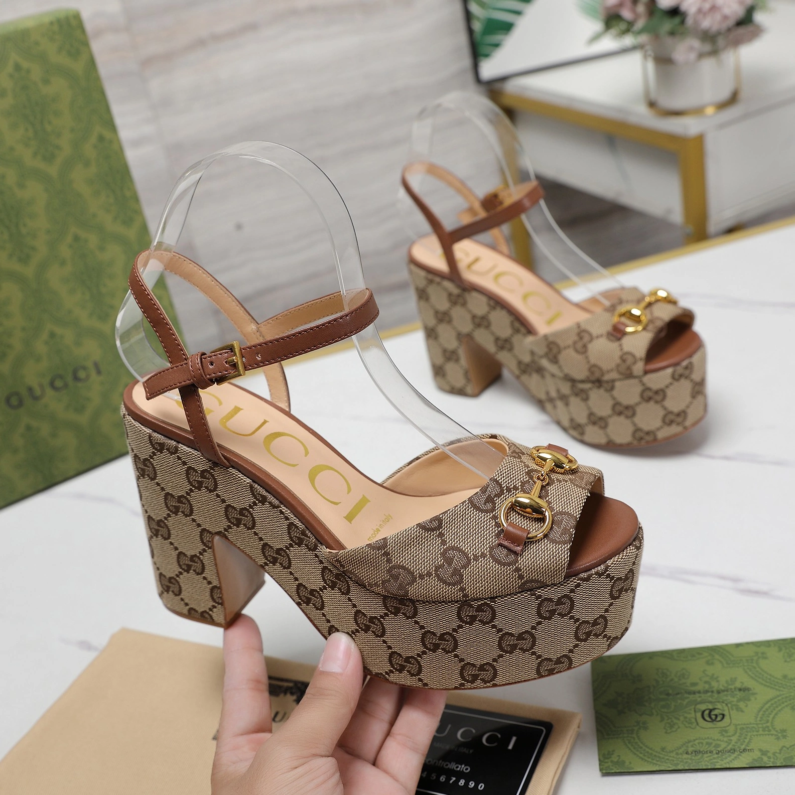 Gucci Sandal For Women Trendsetting 7045