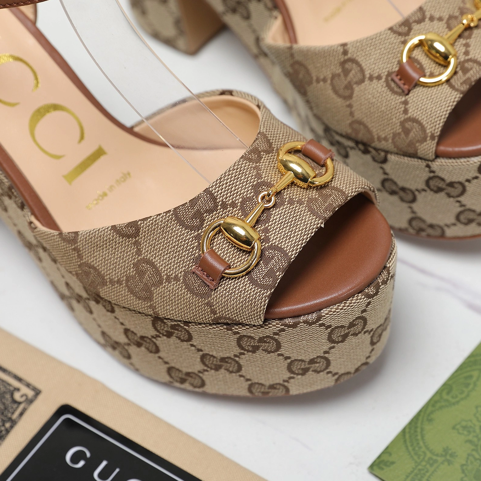 Gucci Sandal For Women Trendsetting 7045