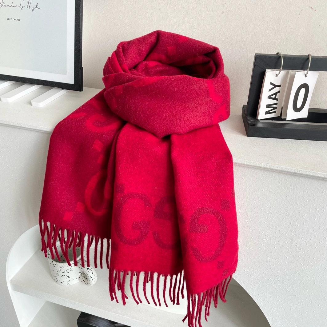 Gucci Scarf Durable 9623