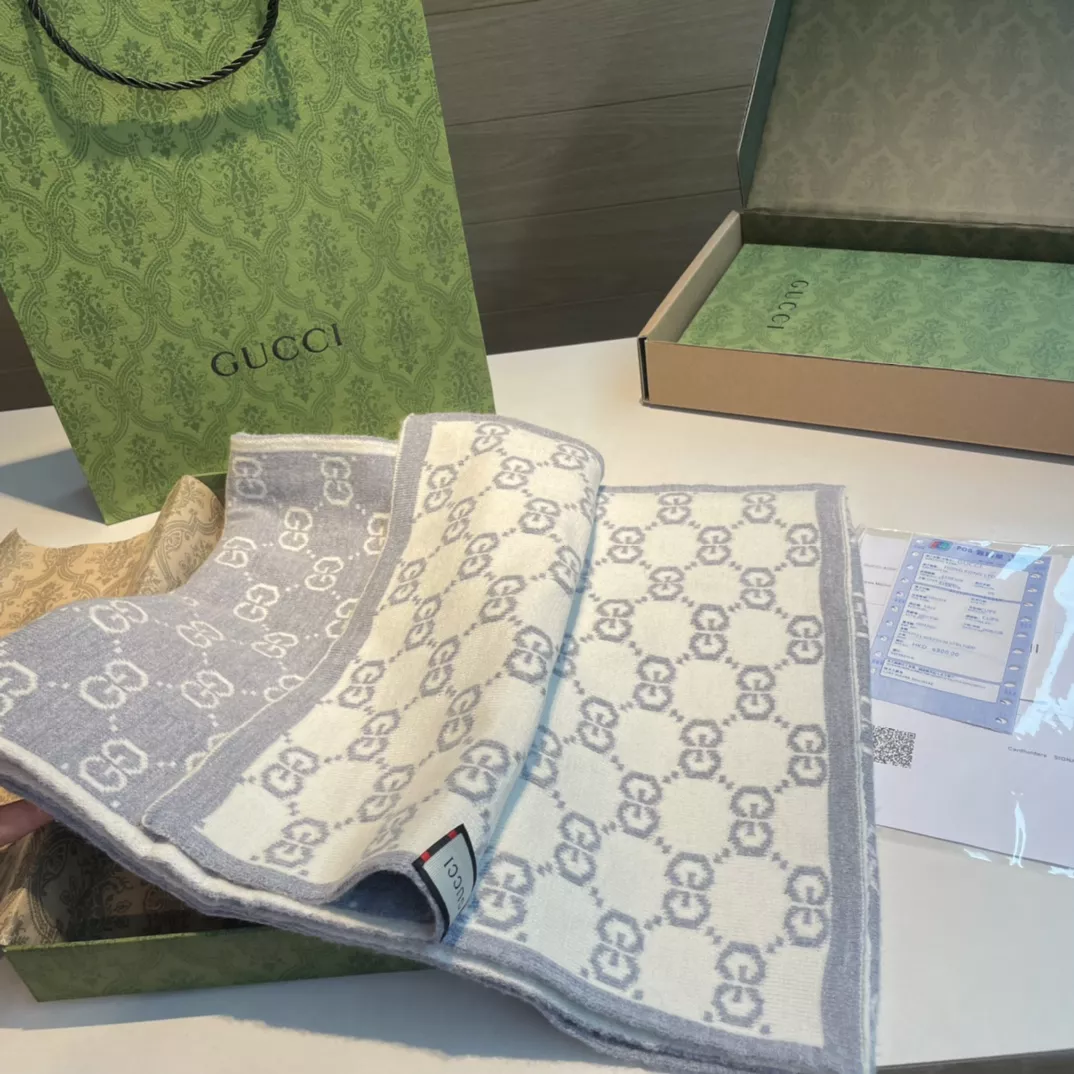 Gucci Scarf For Women Classic 8442