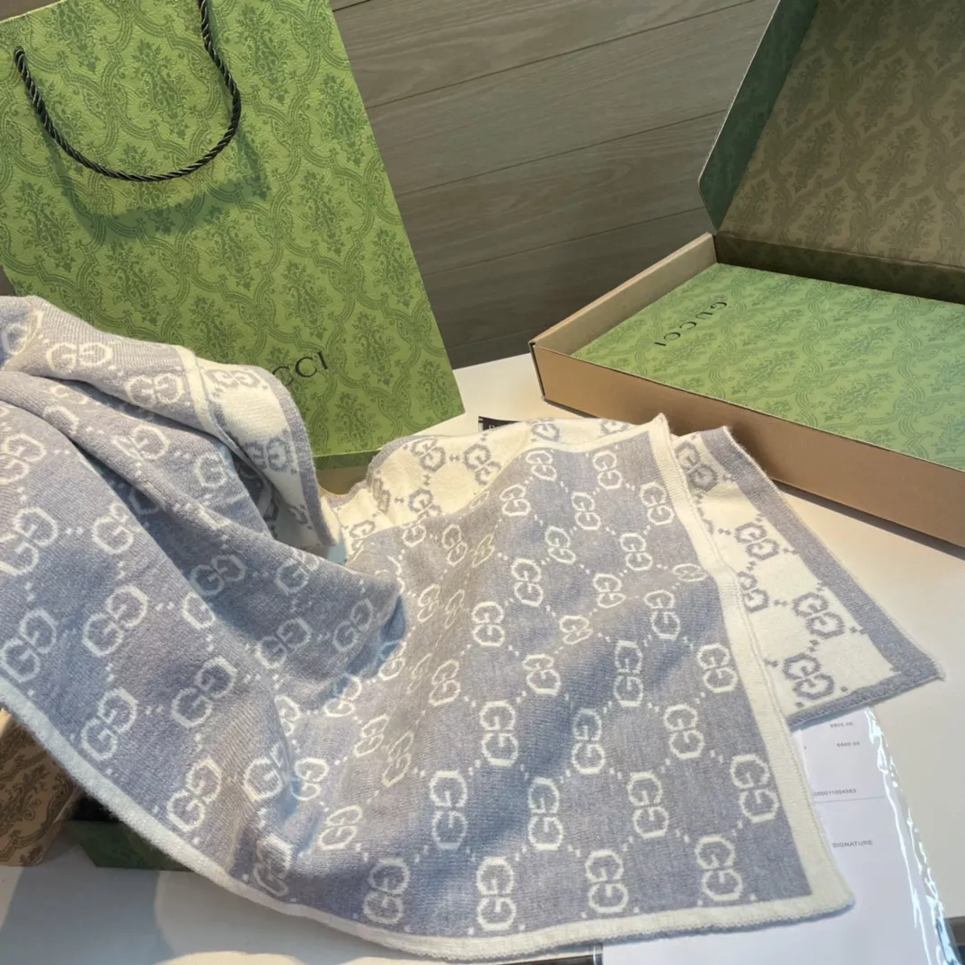 Gucci Scarf For Women Classic 8442