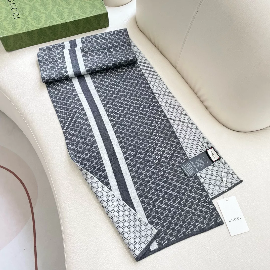 Gucci Scarf For Women Durable 6808