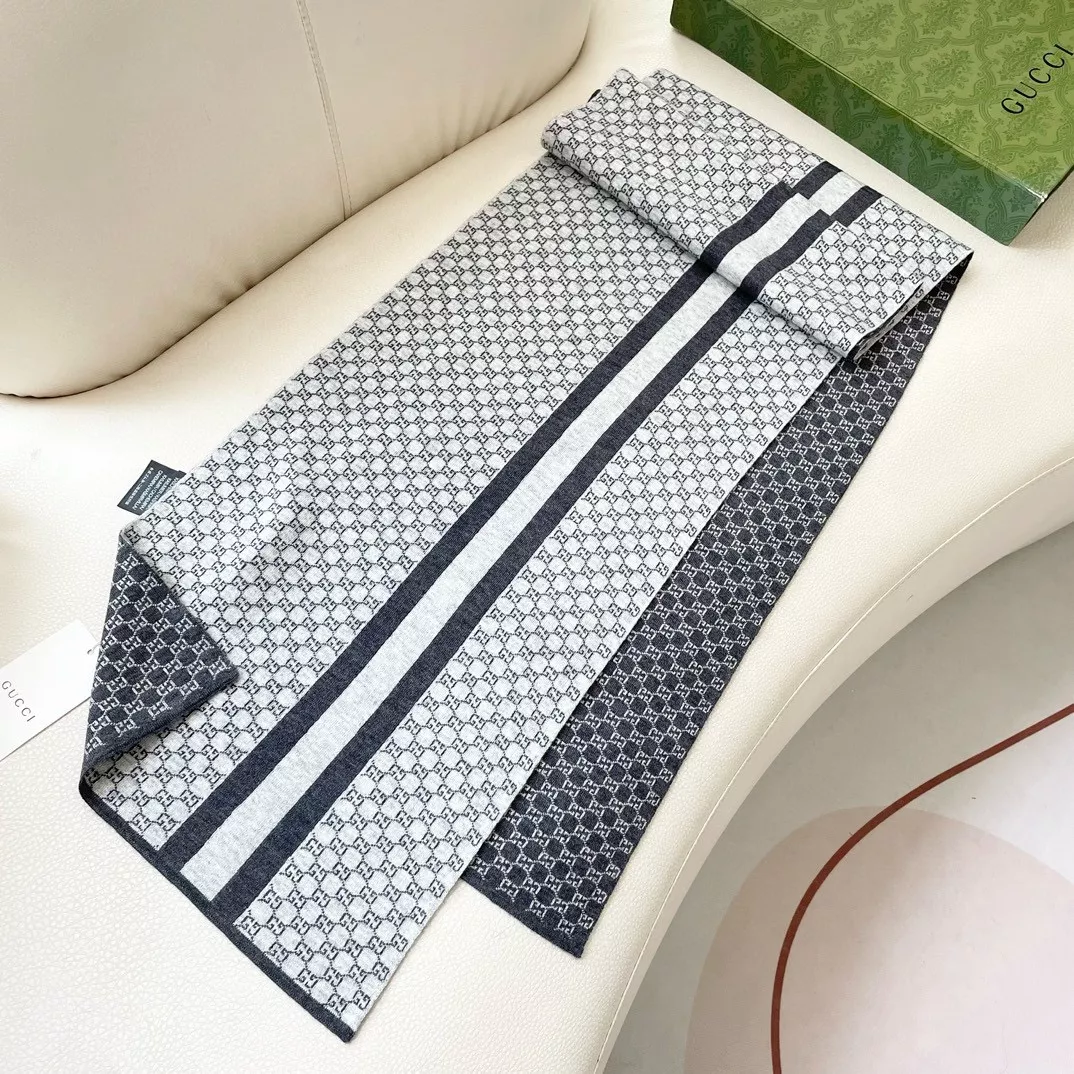 Gucci Scarf For Women Durable 6808