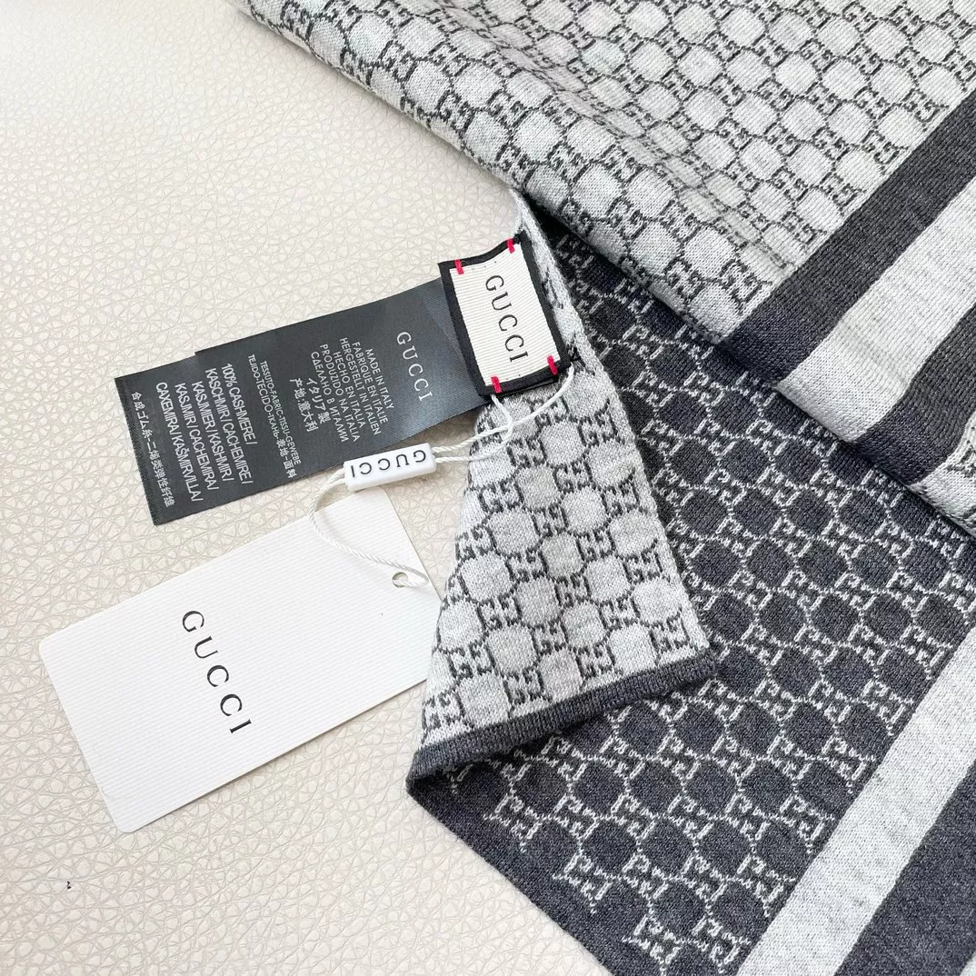 Gucci Scarf For Women Durable 6808