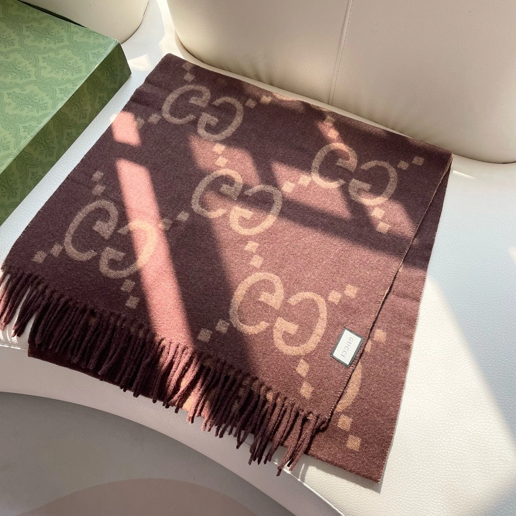 Gucci Scarf Sophisticated 7590
