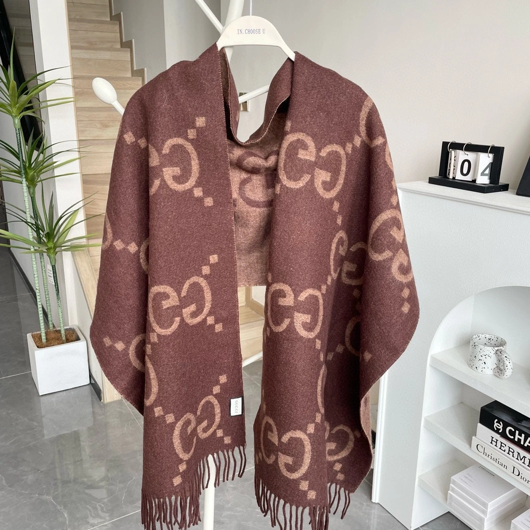 Gucci Scarf Sophisticated 7590