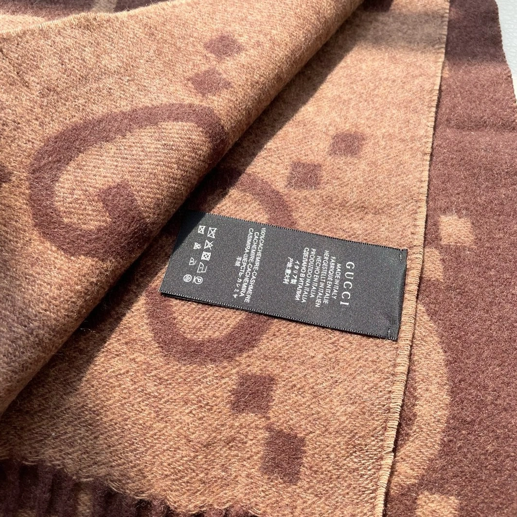 Gucci Scarf Sophisticated 7590