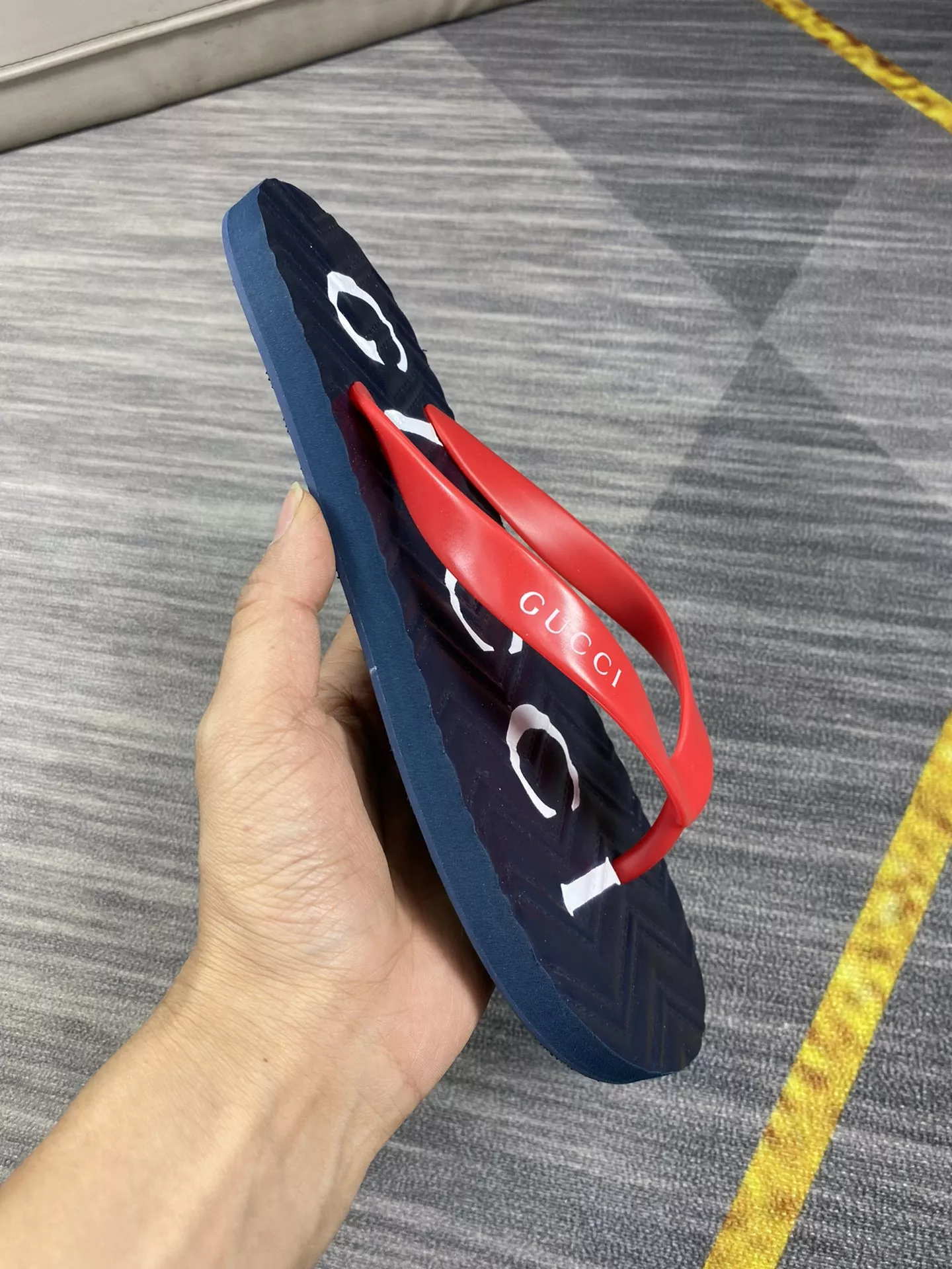 Gucci Slippers For Men AllSeason 7534