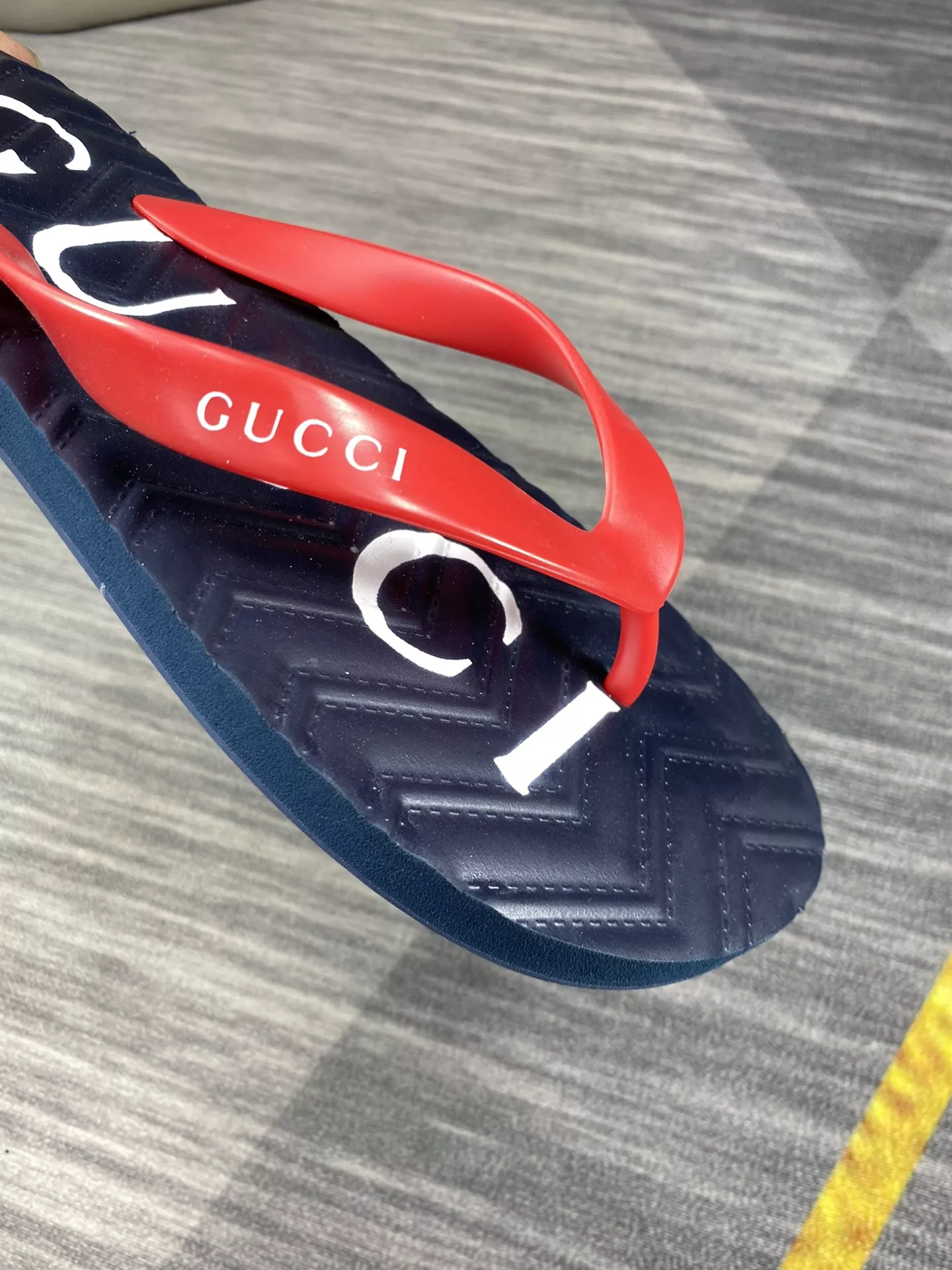 Gucci Slippers For Men AllSeason 7534