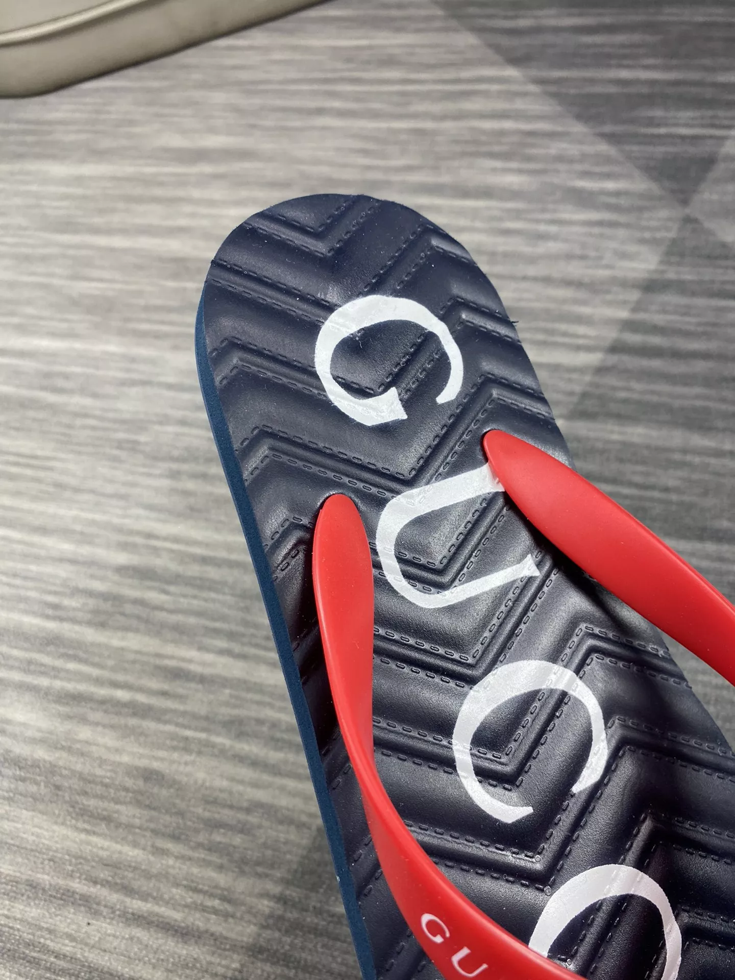 Gucci Slippers For Men AllSeason 7534