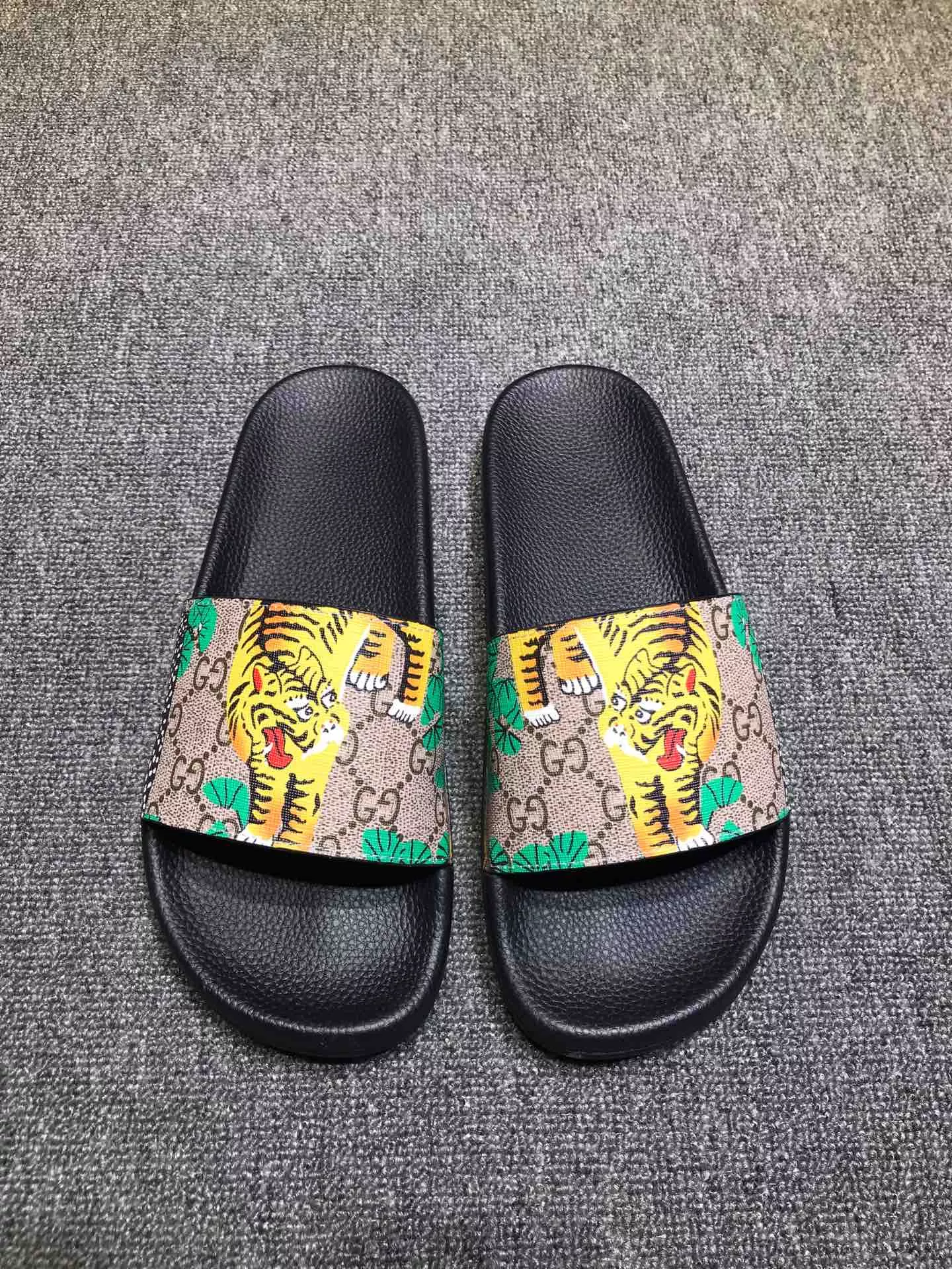 Gucci Slippers For Men Bold 6254