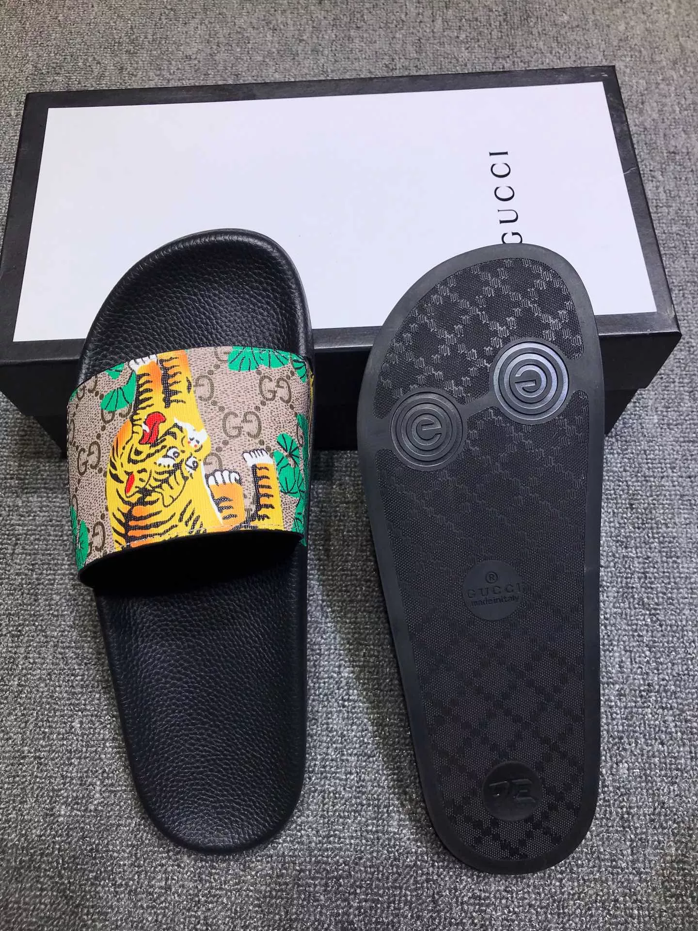 Gucci Slippers For Men Bold 6254