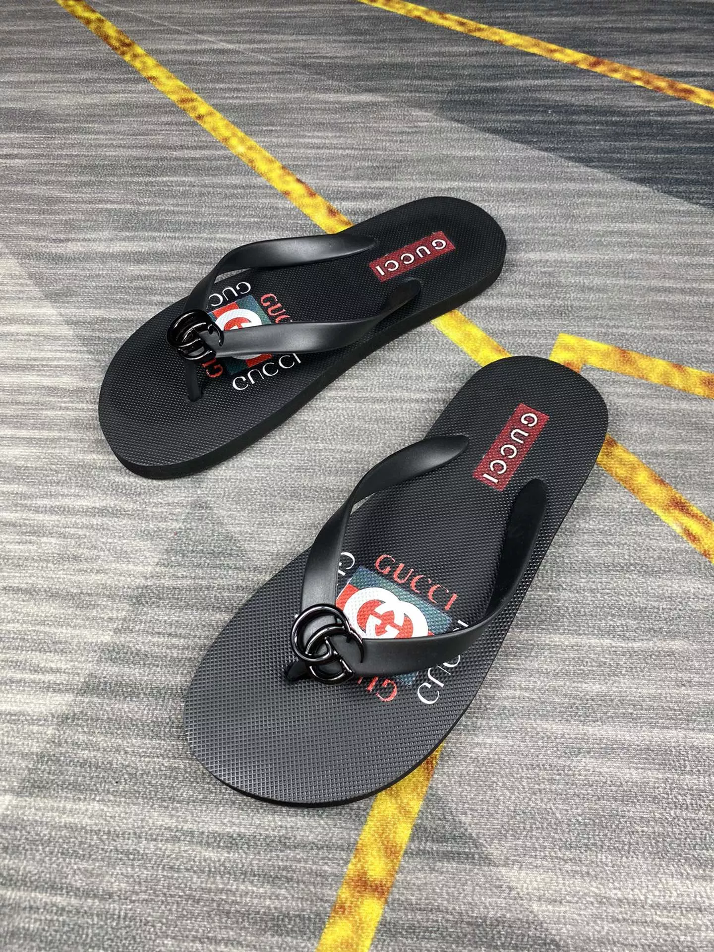 Gucci Slippers For Men Bright 5325