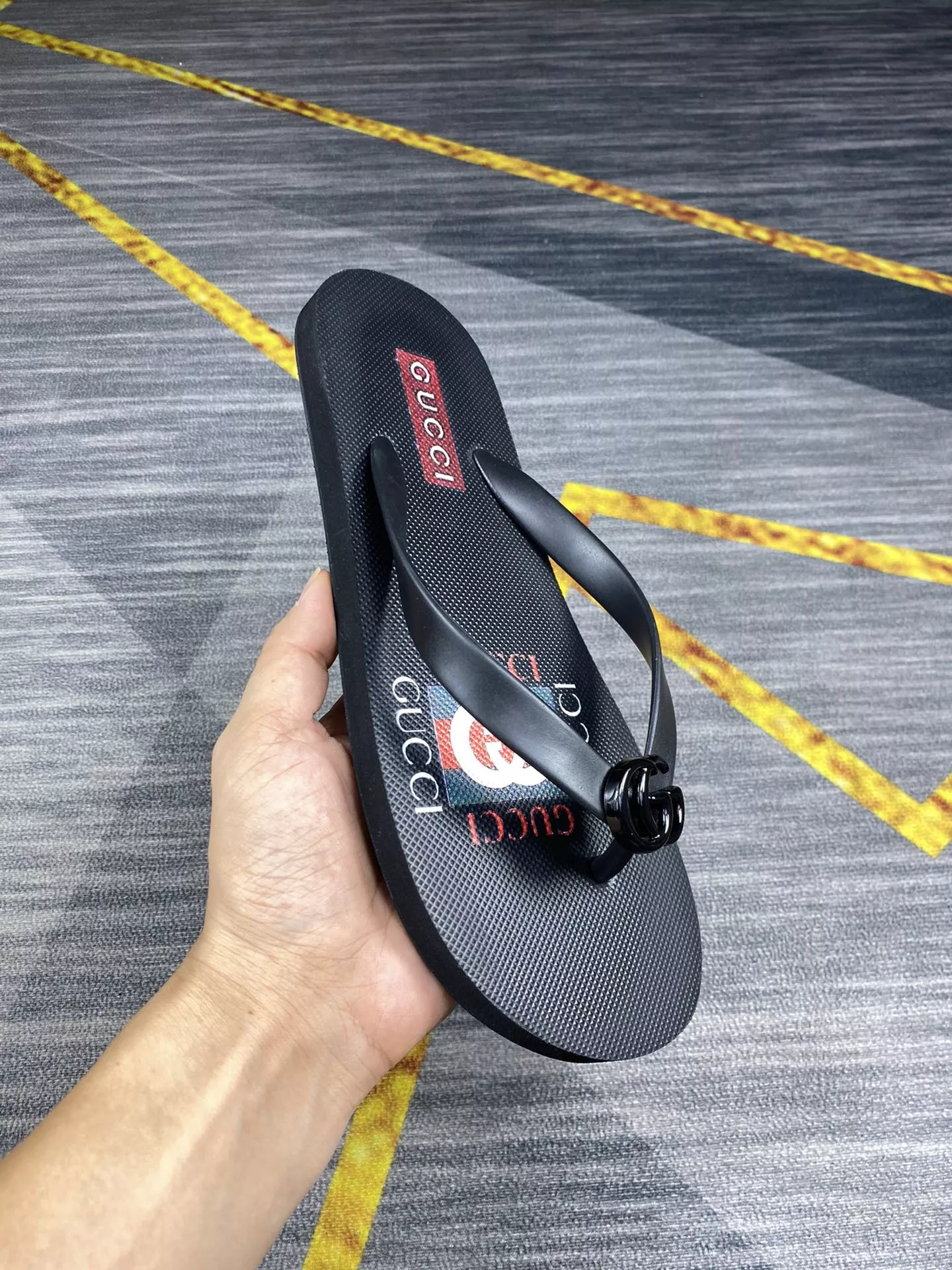 Gucci Slippers For Men Bright 5325