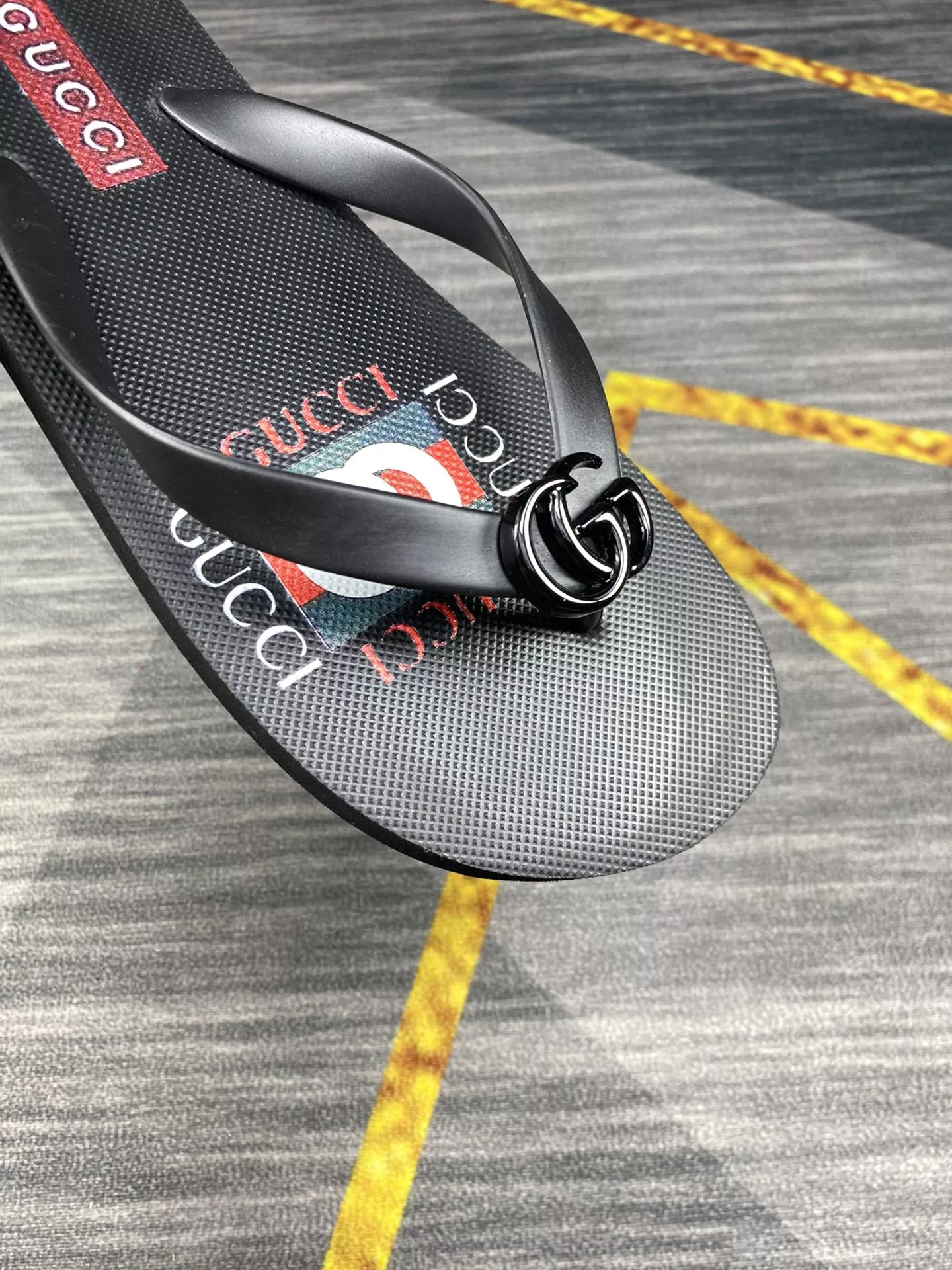 Gucci Slippers For Men Bright 5325