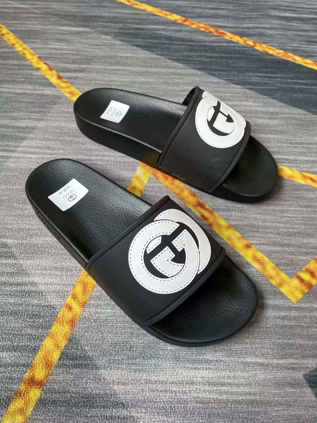 Gucci Slippers For Men Bright 8833