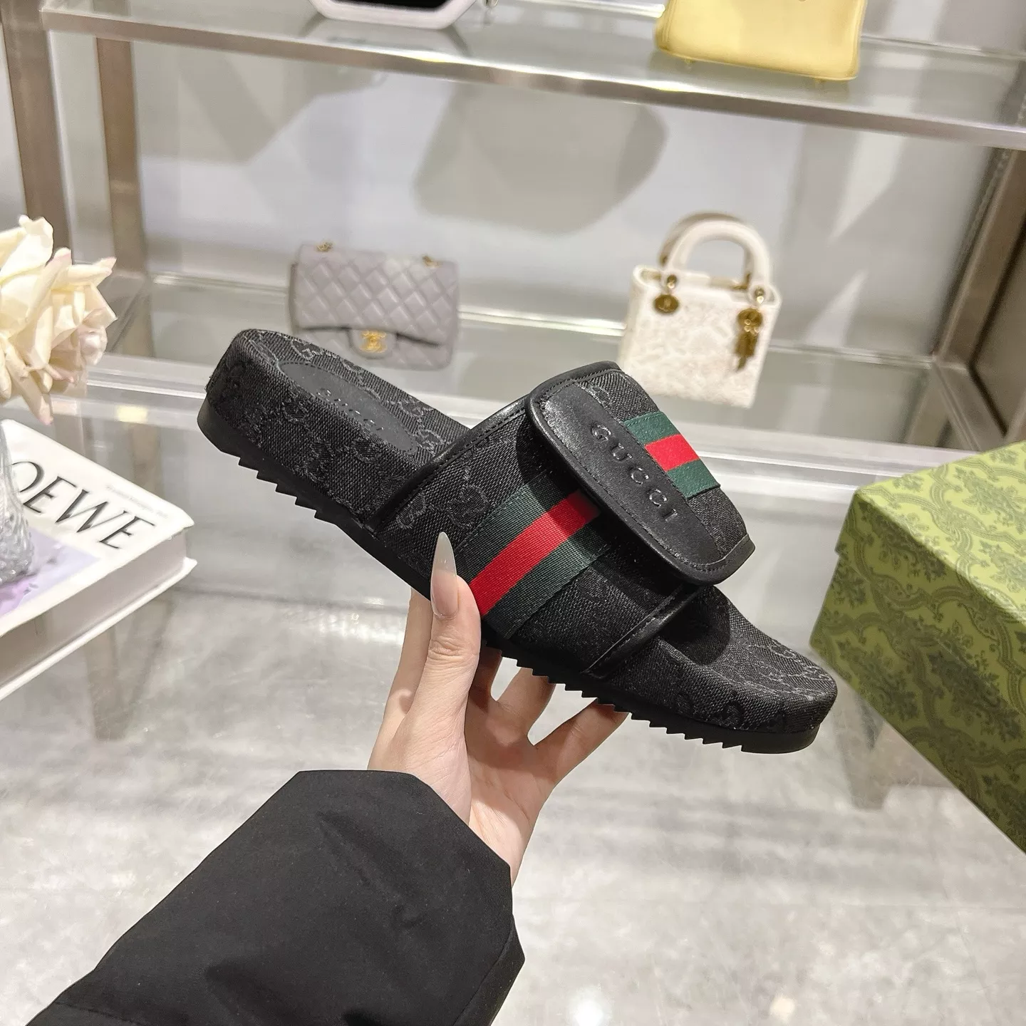 Gucci Slippers For Men Bright 9895