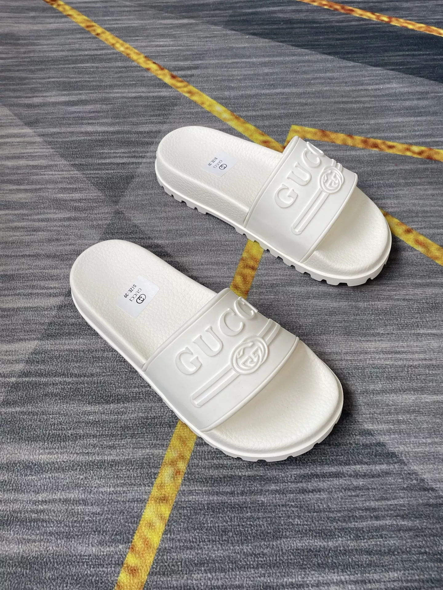 Gucci Slippers For Men Classic 4191